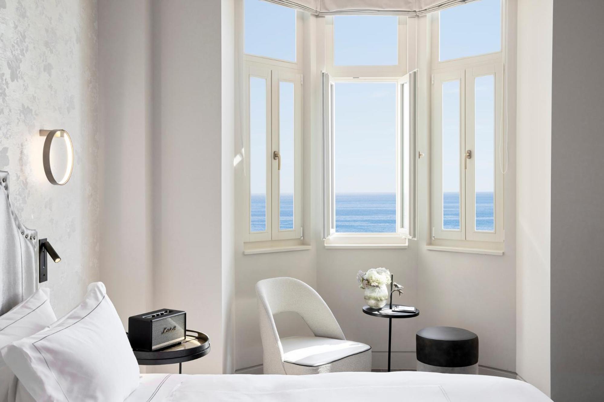 Junior Suite Sea Front Oriel - Photo 2