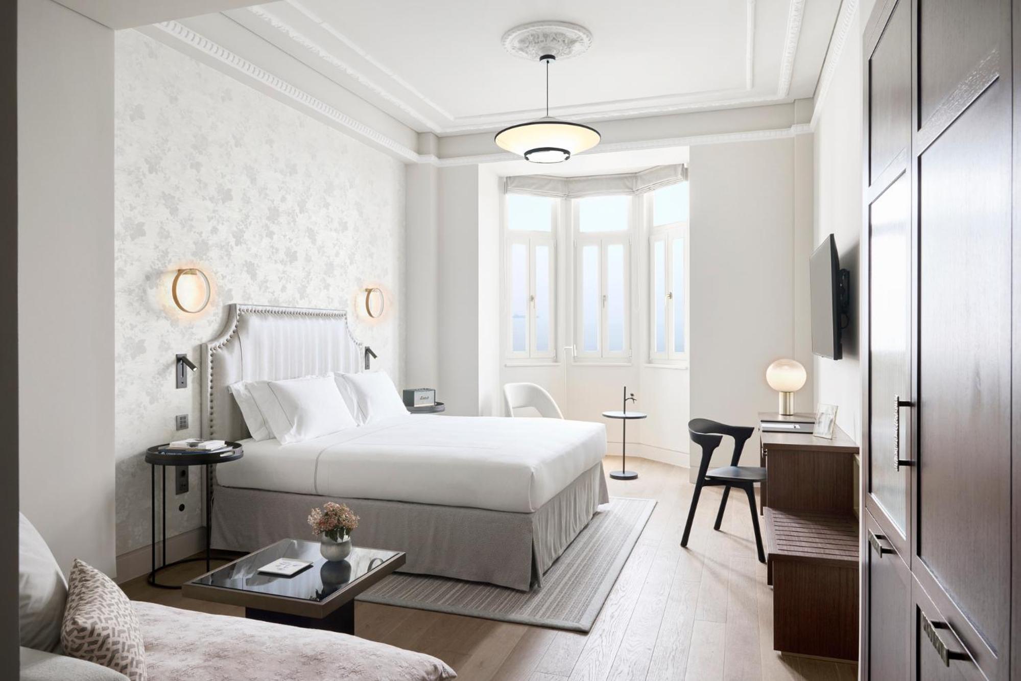 Junior Suite Sea Front Oriel - Photo 1