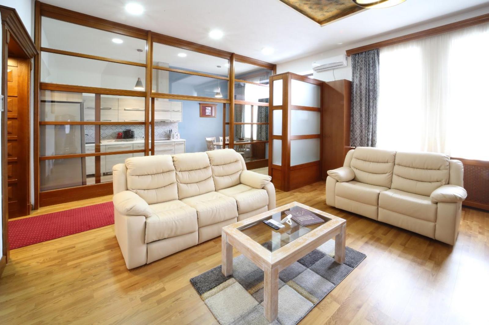Three-Bedroom Premium Apartment with Balcony photo 1
