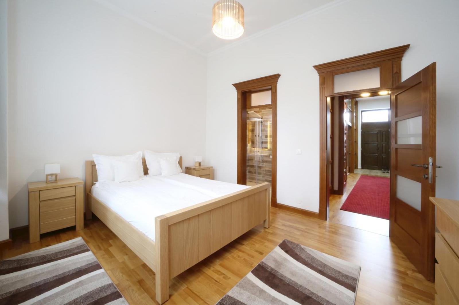 Three-Bedroom Premium Apartment with Balcony photo 2