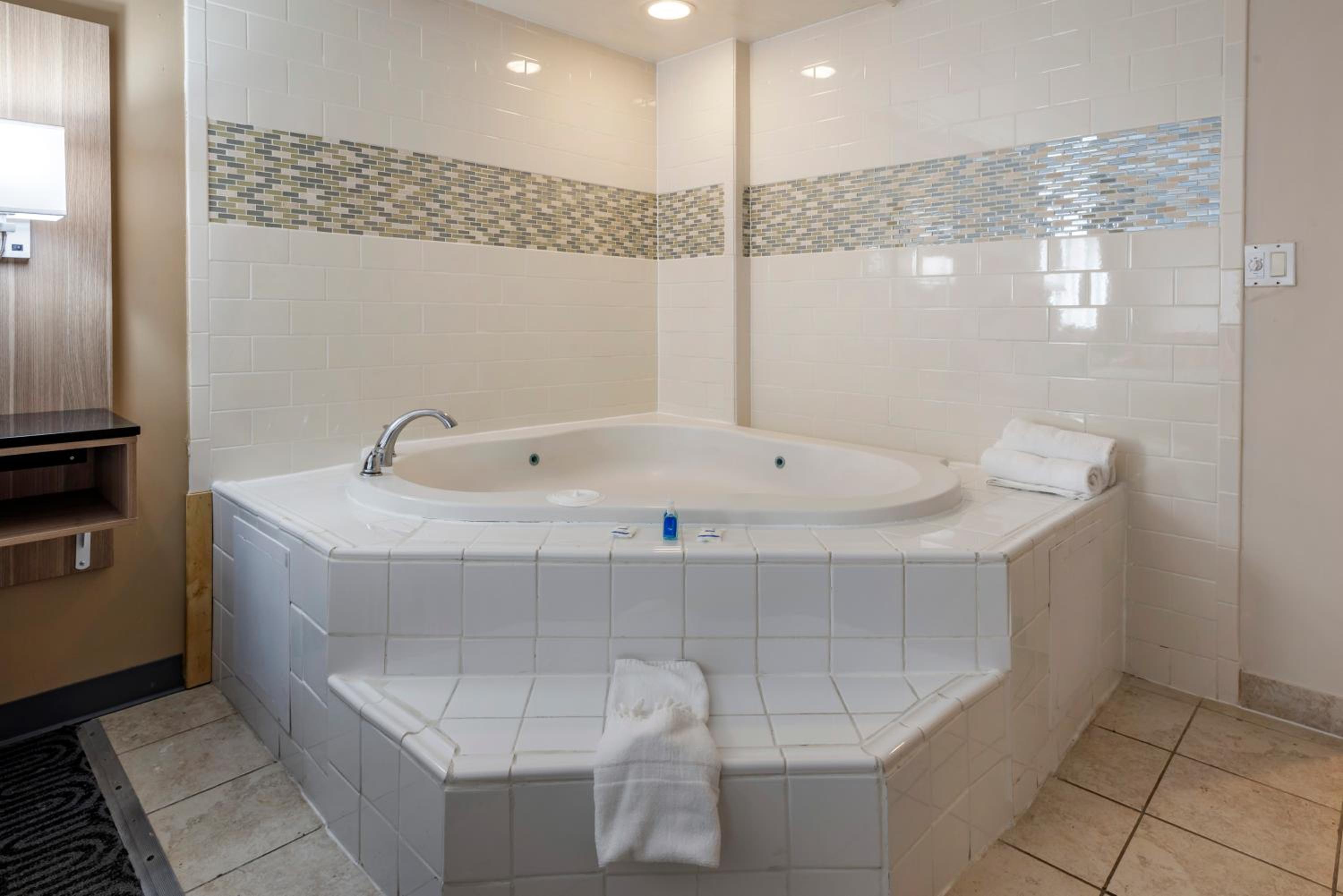 Double Suite - Non Smoking photo 3