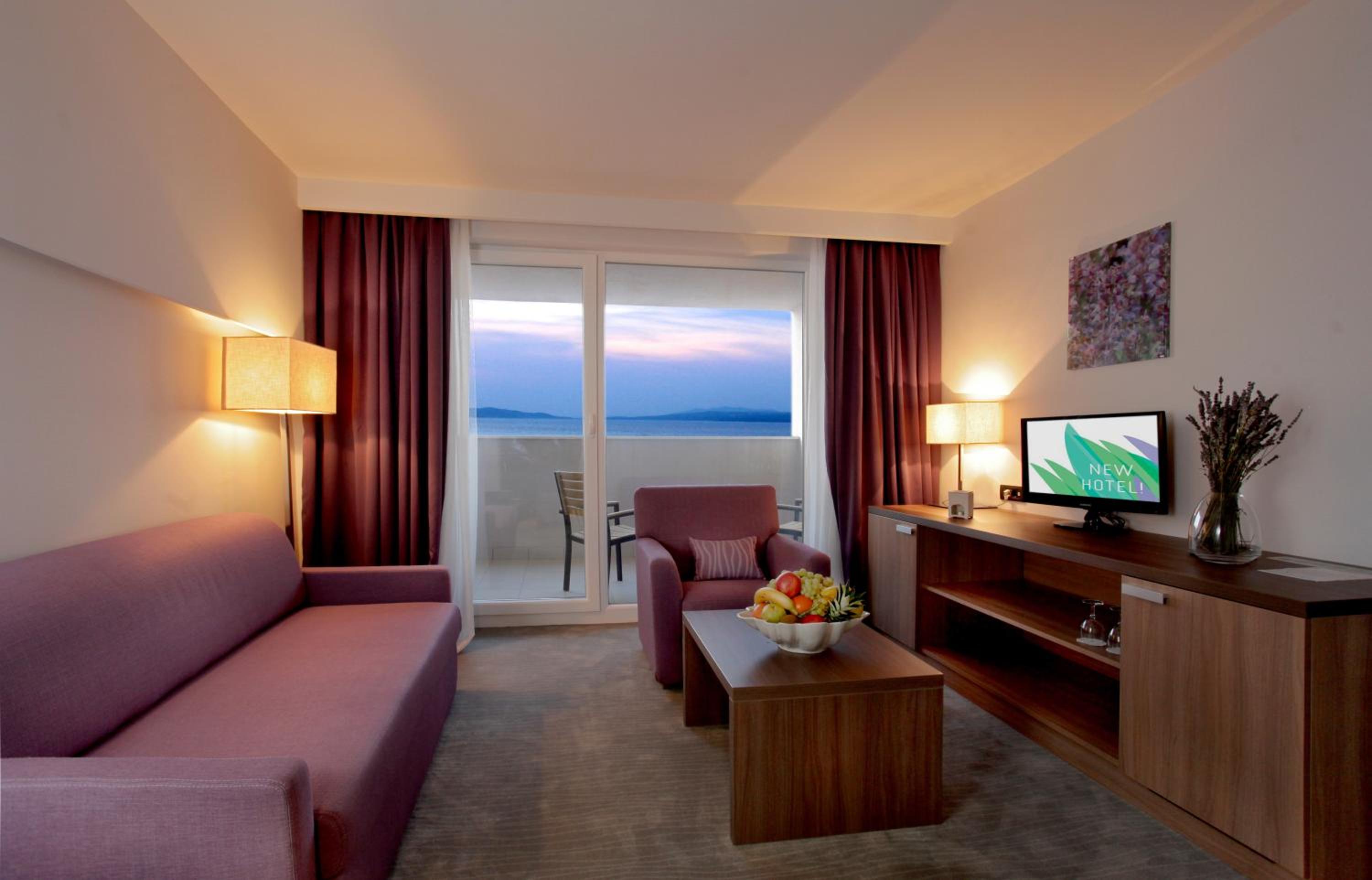 Suite with Balcony and Sea View - Photo 1