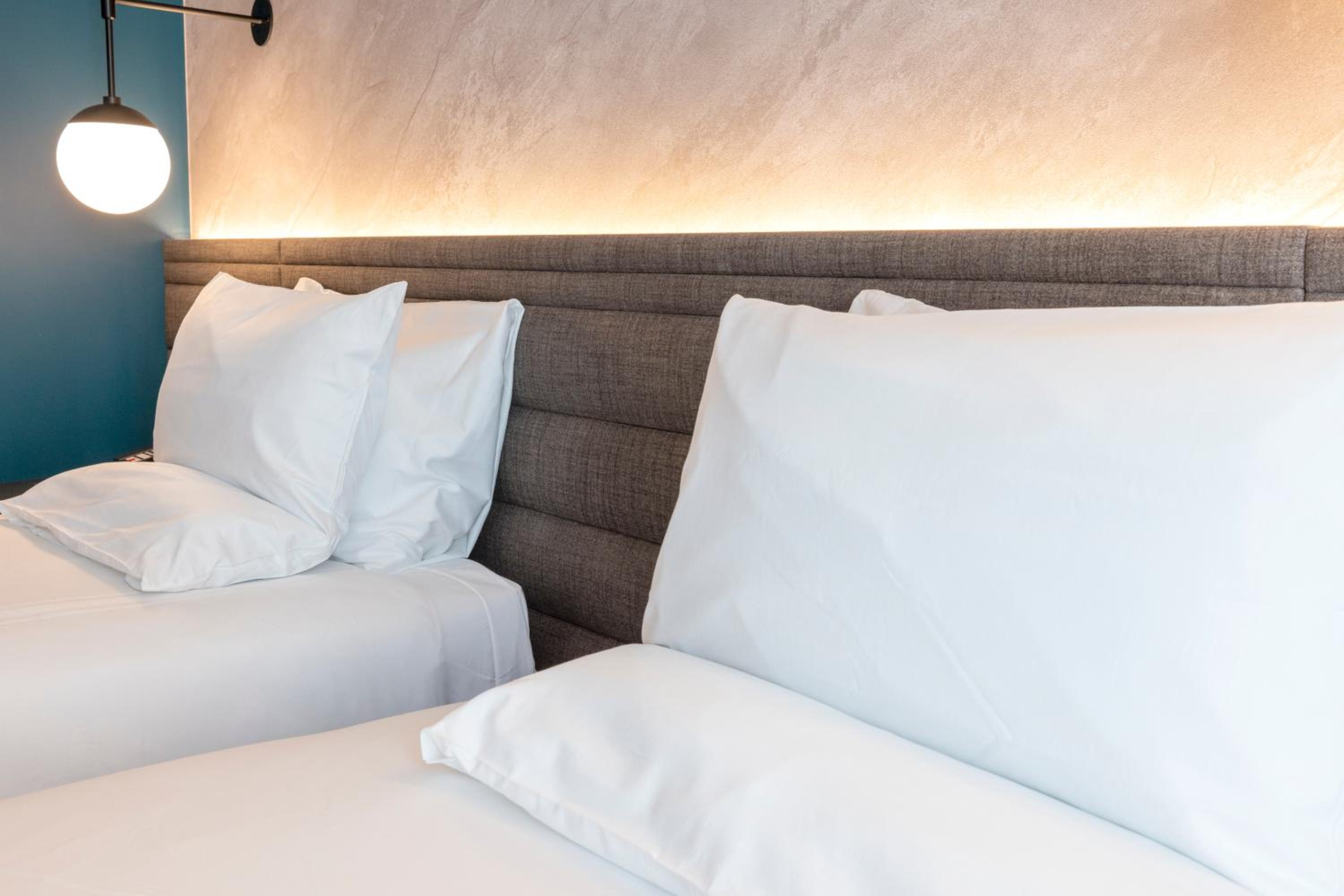 Standard Twin Room - Photo 3