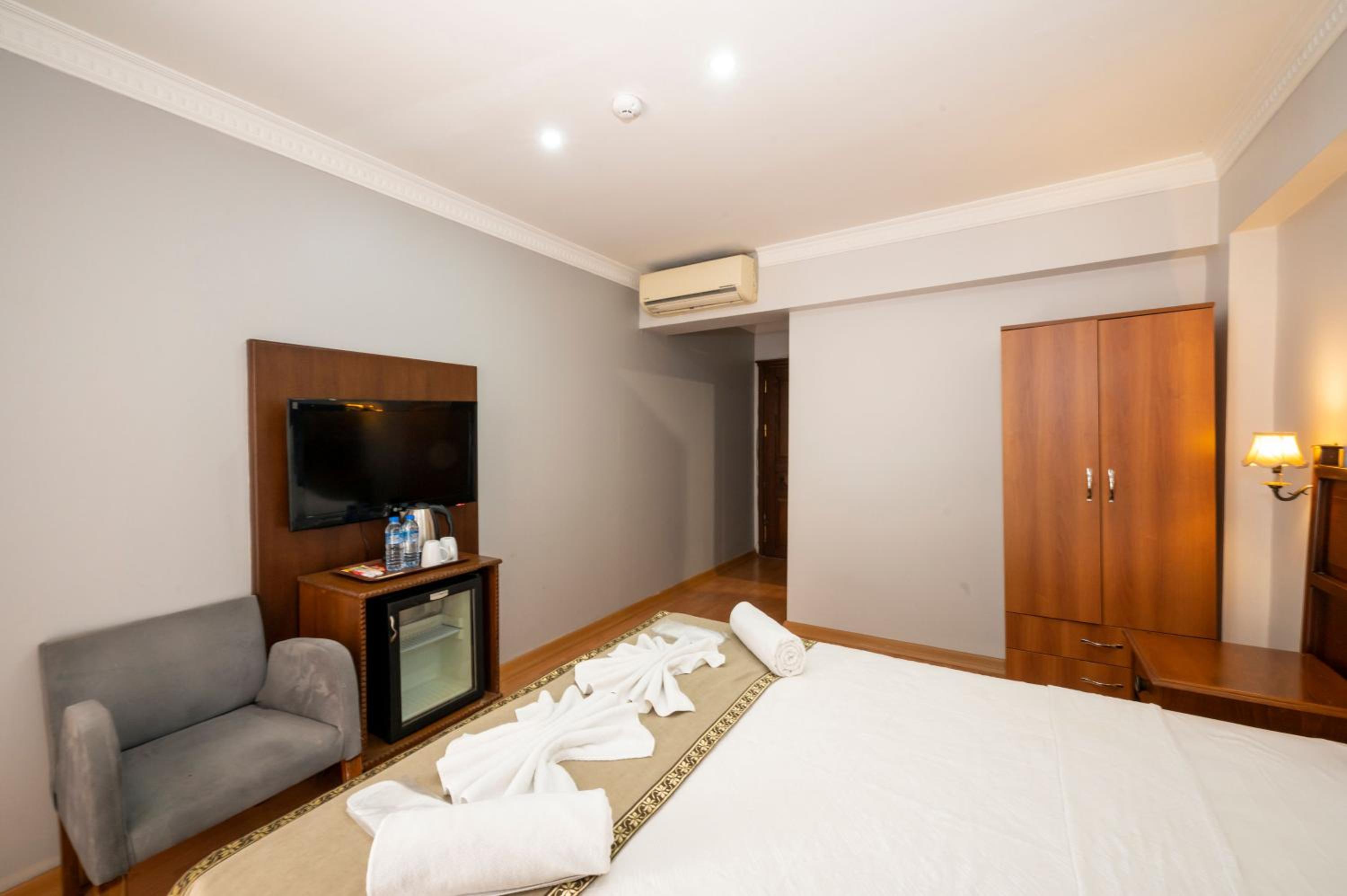 Deluxe Double Room photo 2