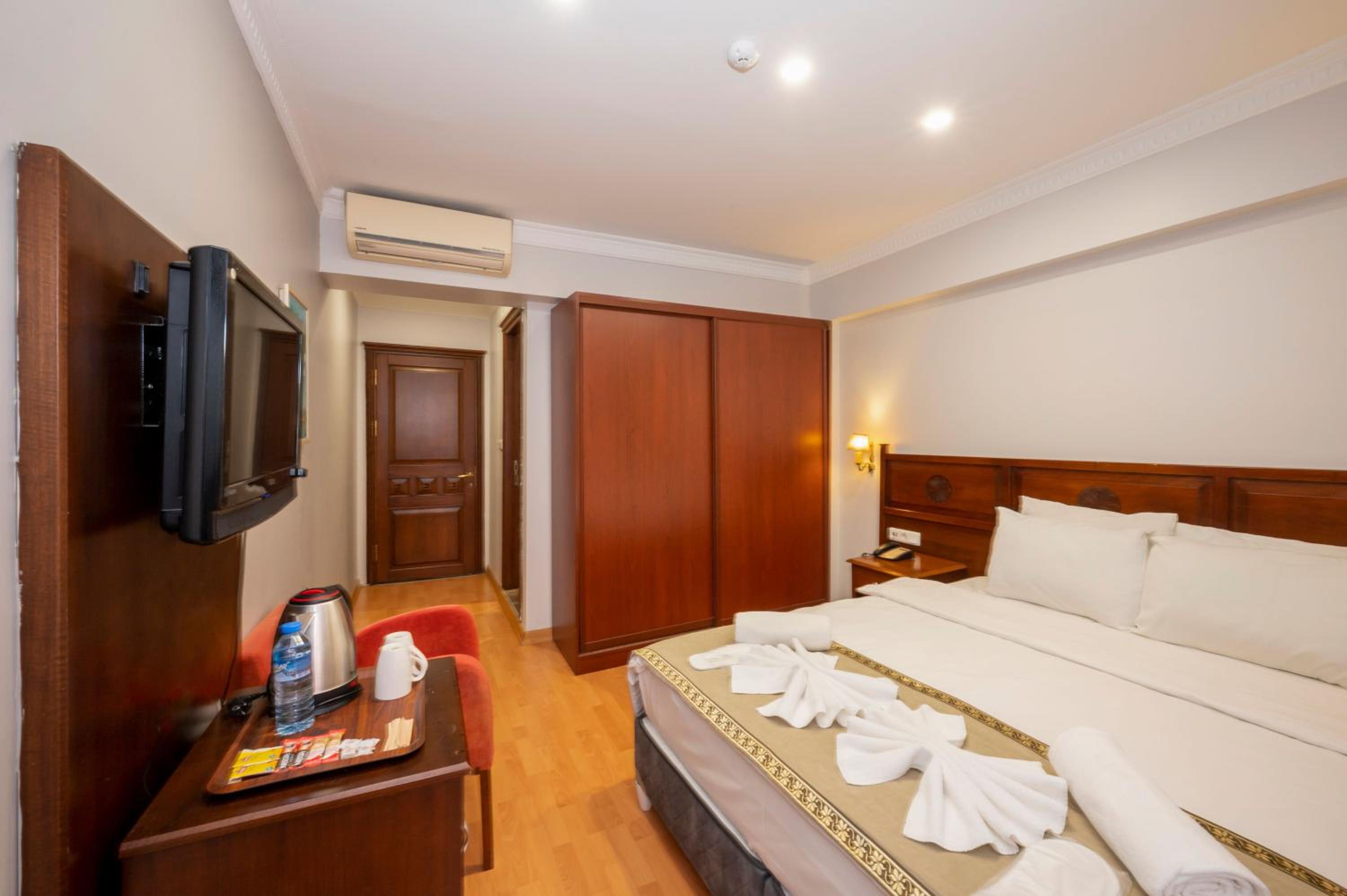 Deluxe Double Room photo 3