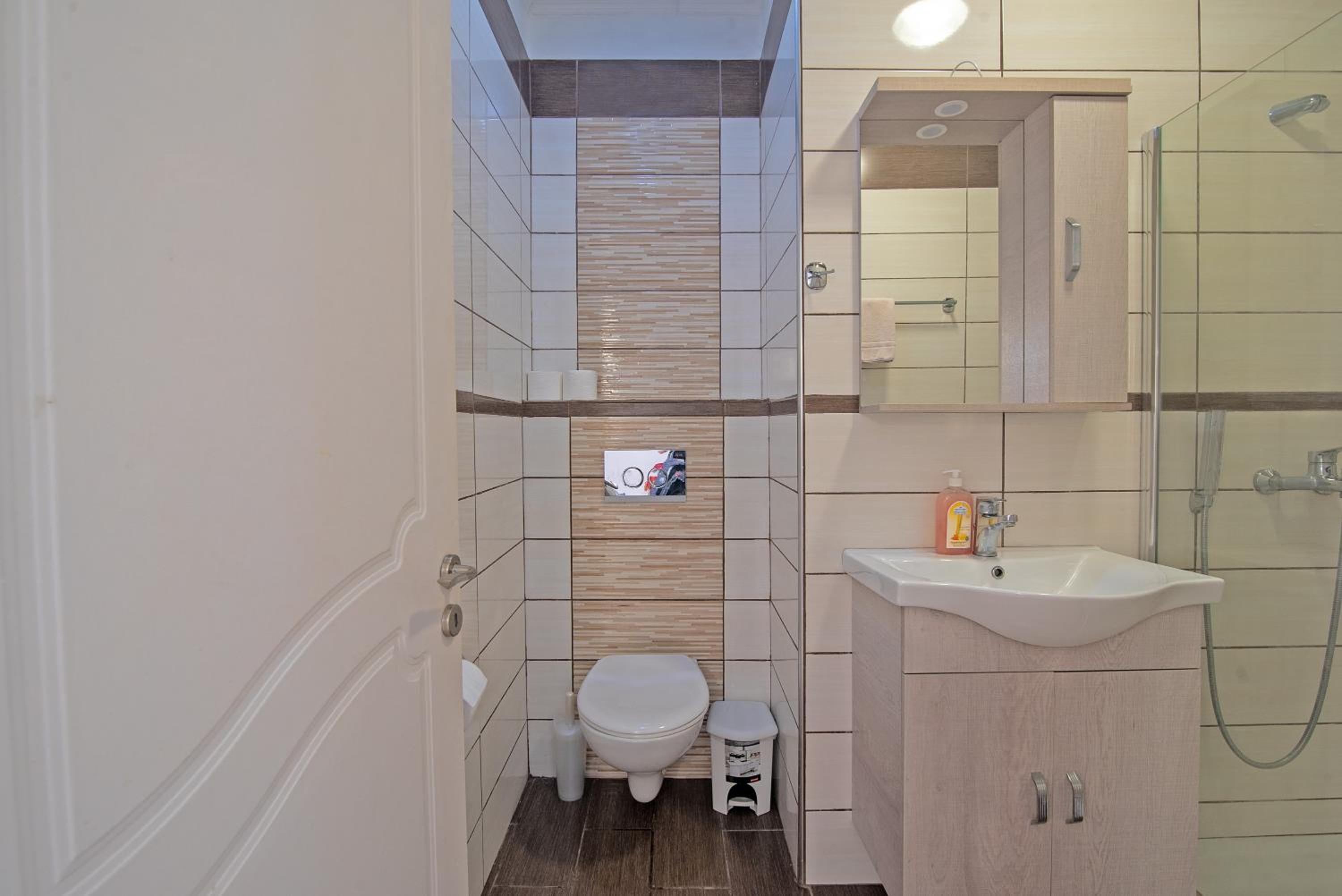 Superior One-Bedroom Apartment with Balcony - Photo 7