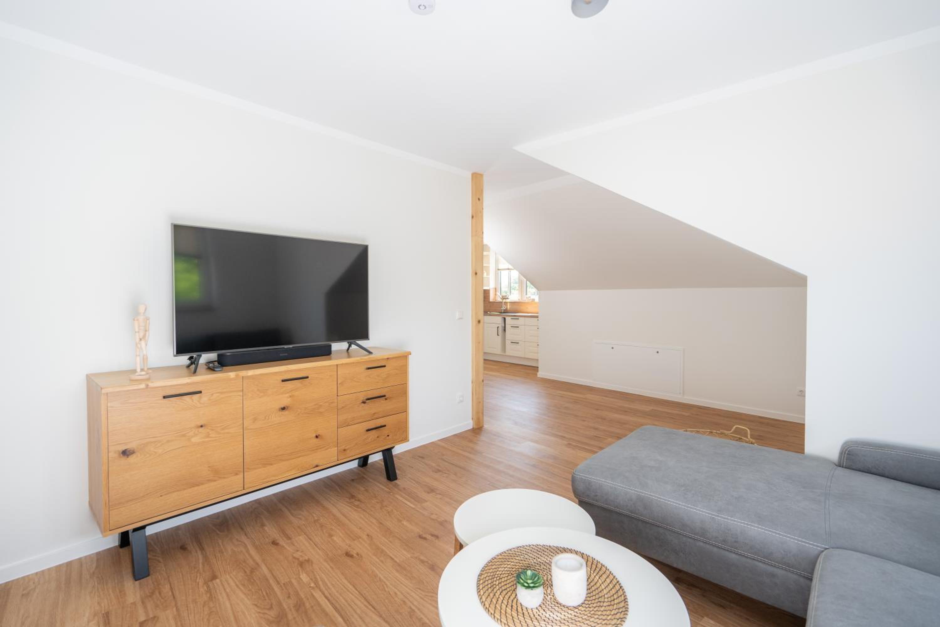 One-Bedroom Apartment photo 1