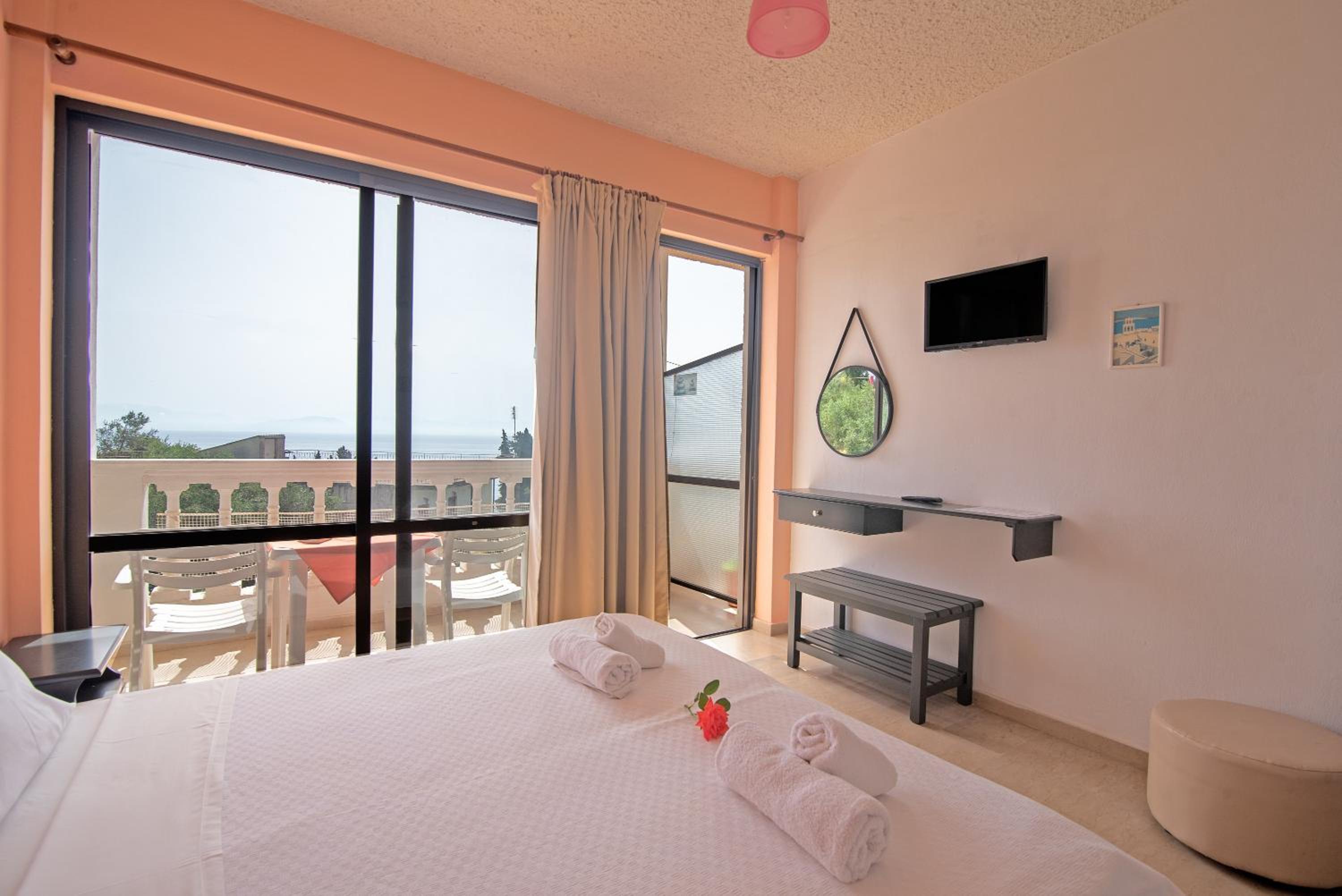 Superior One-Bedroom Apartment with Balcony - Photo 1