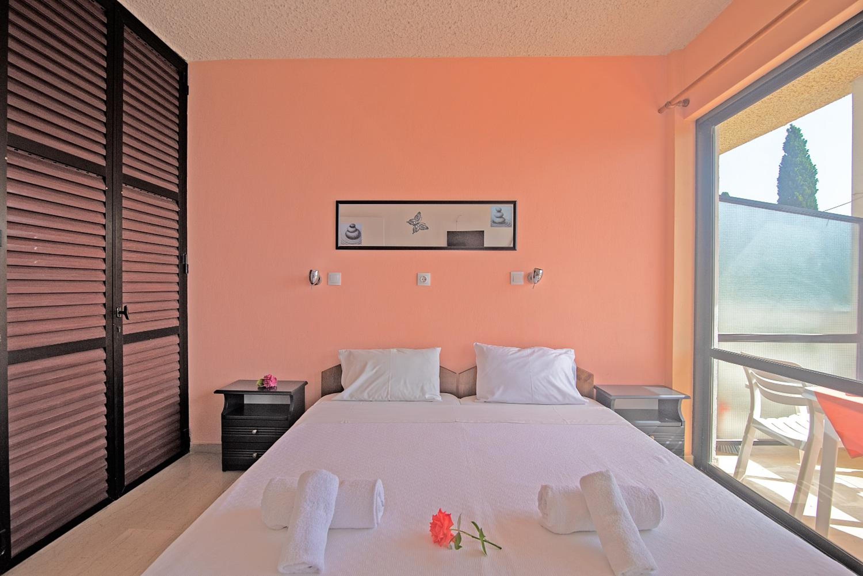 Superior One-Bedroom Apartment with Balcony - Photo 13
