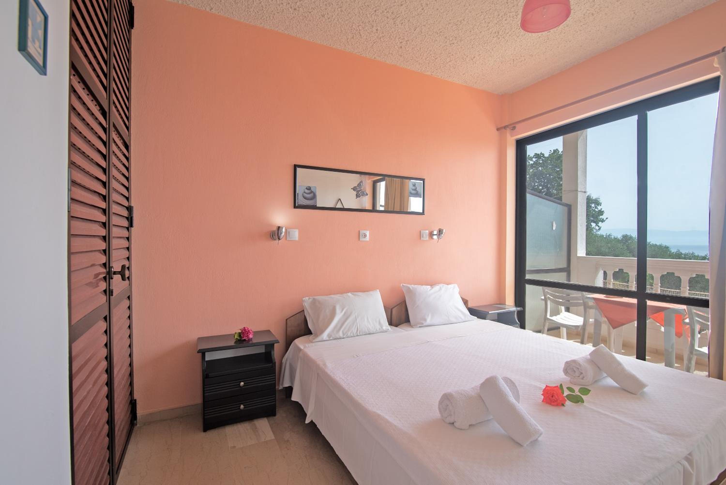 Superior One-Bedroom Apartment with Balcony - Photo 11