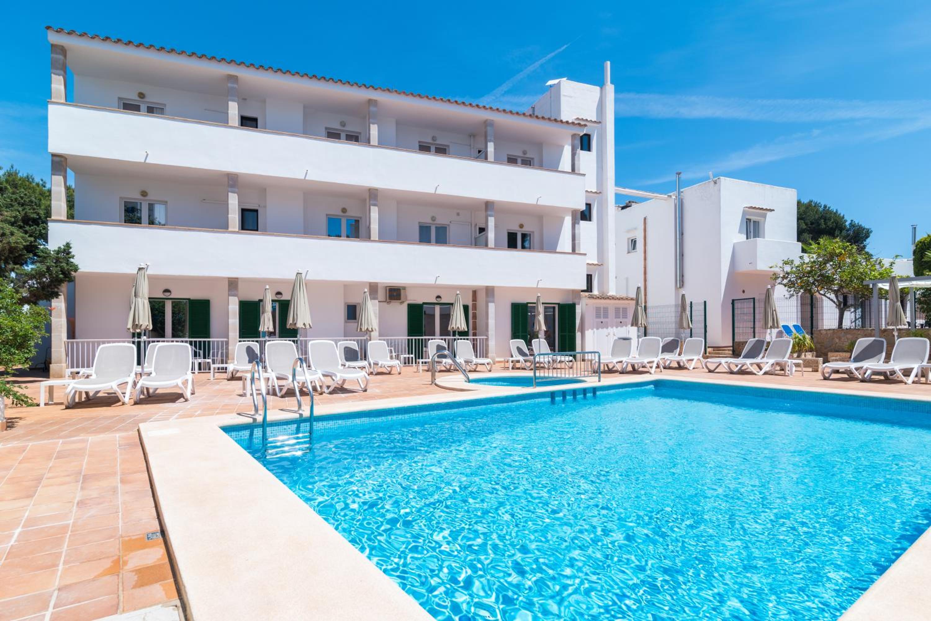 Deluxe Double or Twin Room with Balcony