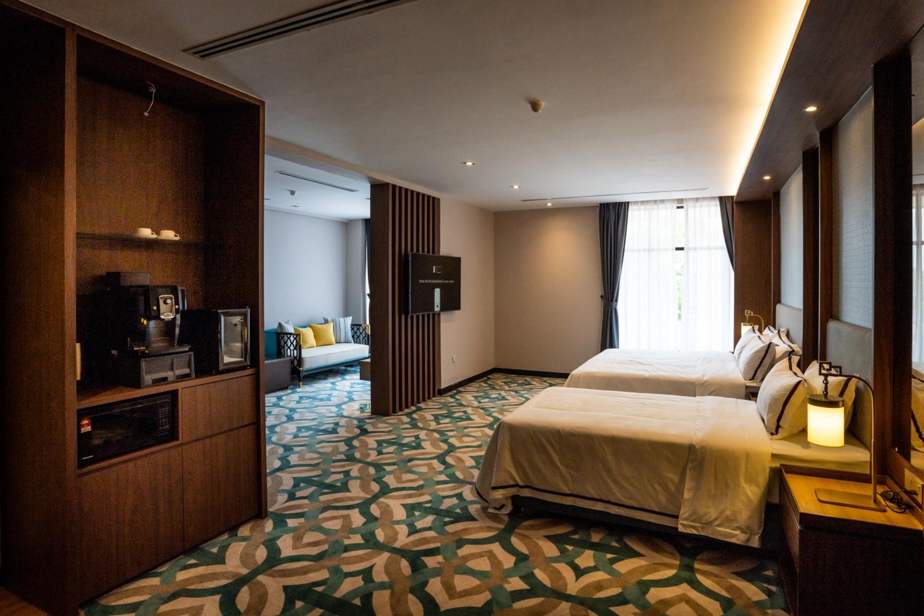 Platinum Suites 3 - Photo 2