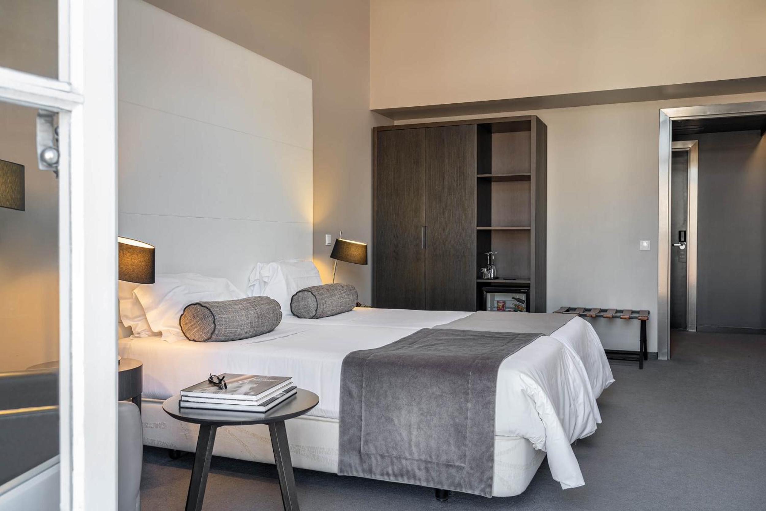 Superior Double or Twin Room - Photo 10