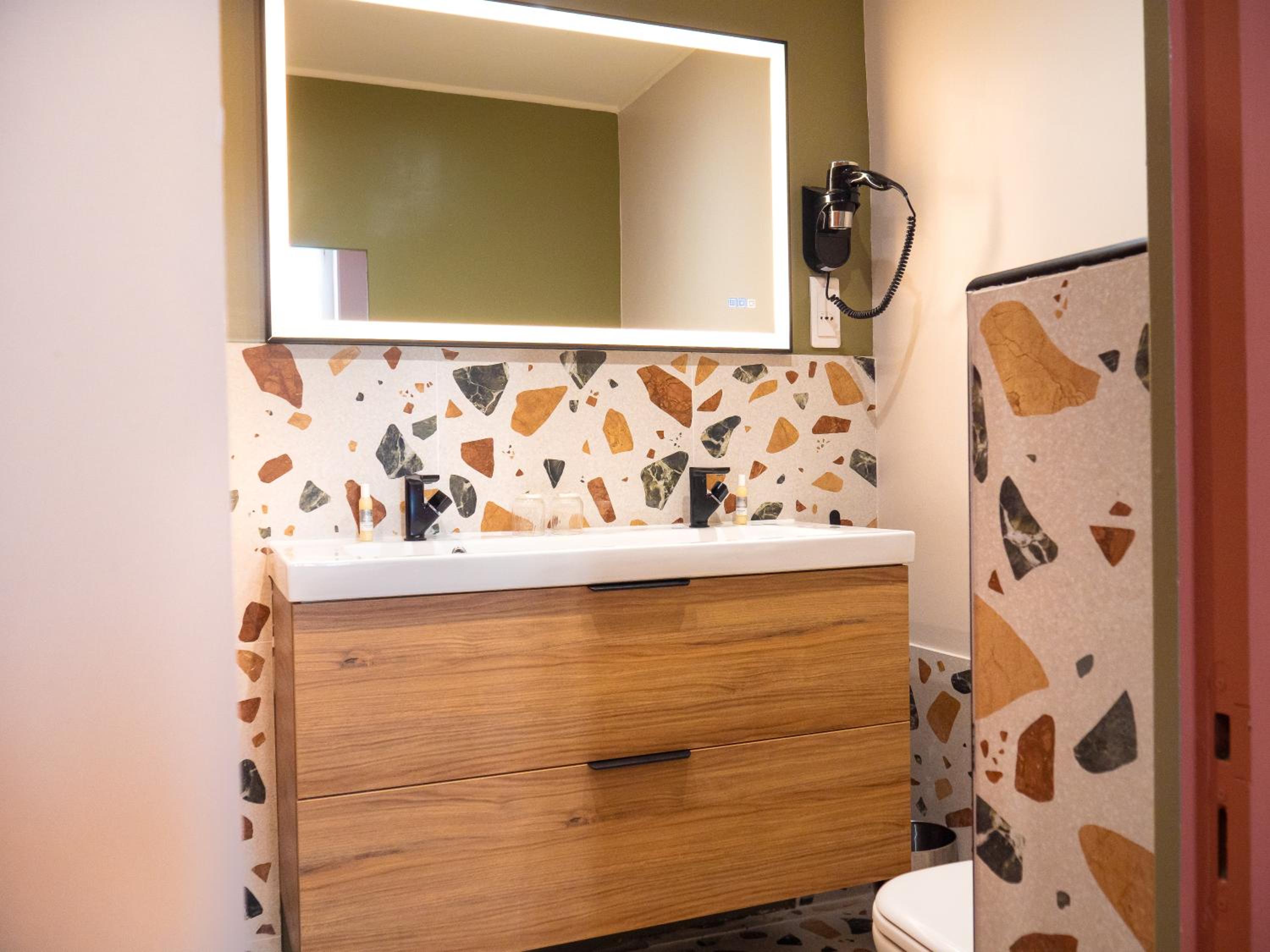 Superior Double Room - Photo 9