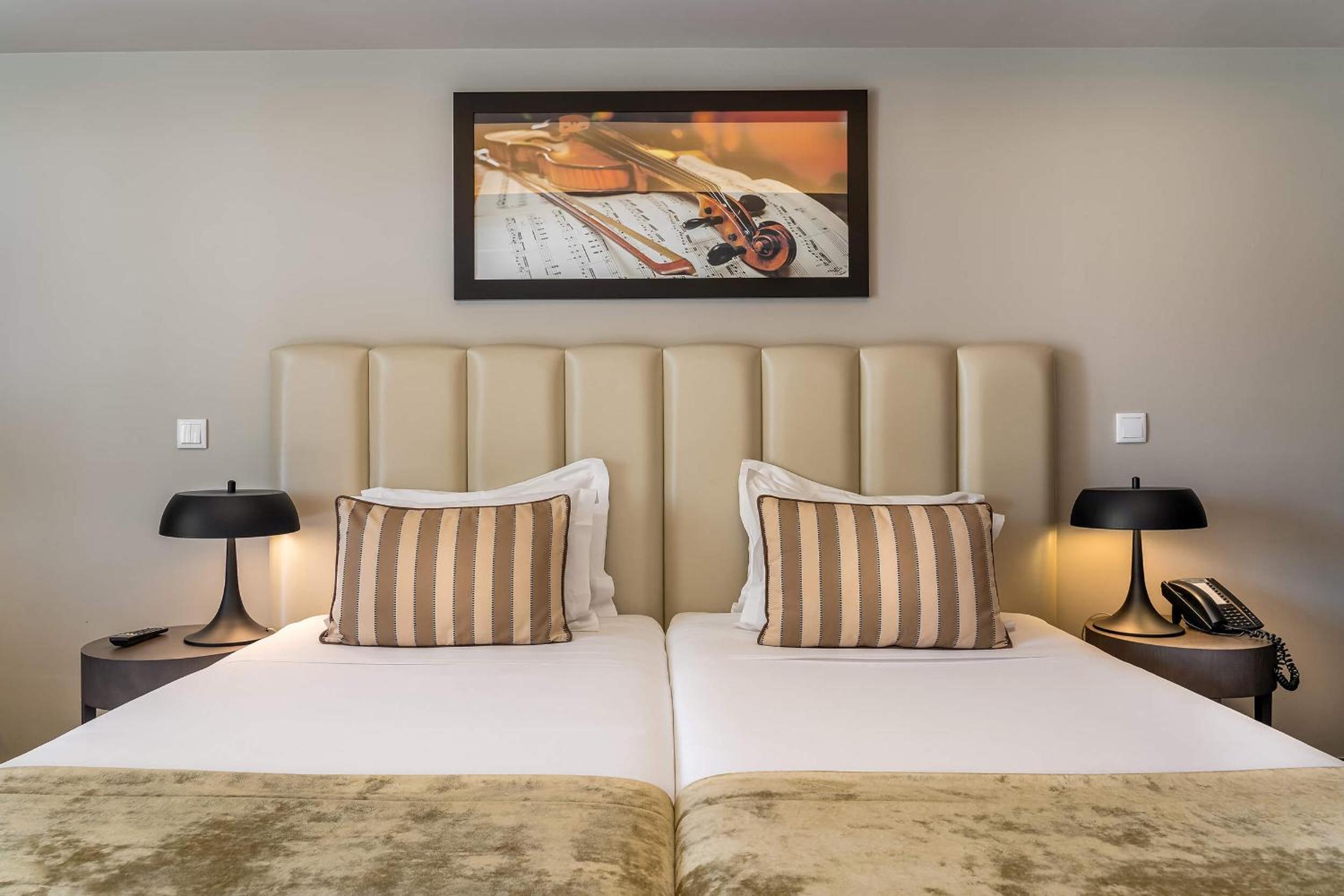 Premium Double or Twin Room with Terrace - Photo 13