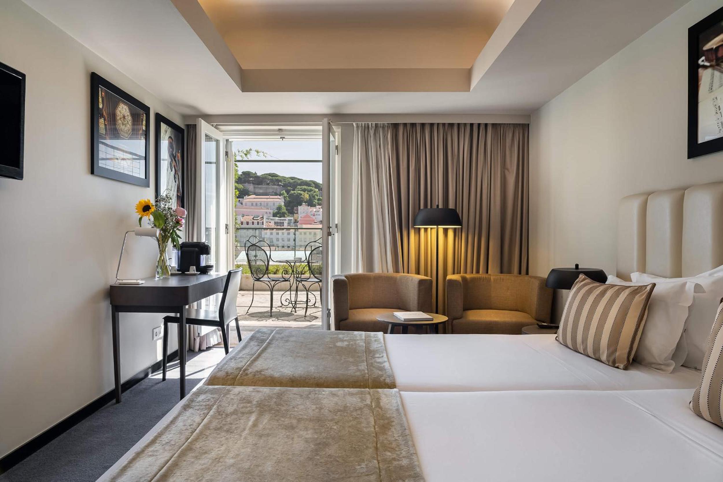 Premium Double or Twin Room with Terrace - Photo 14