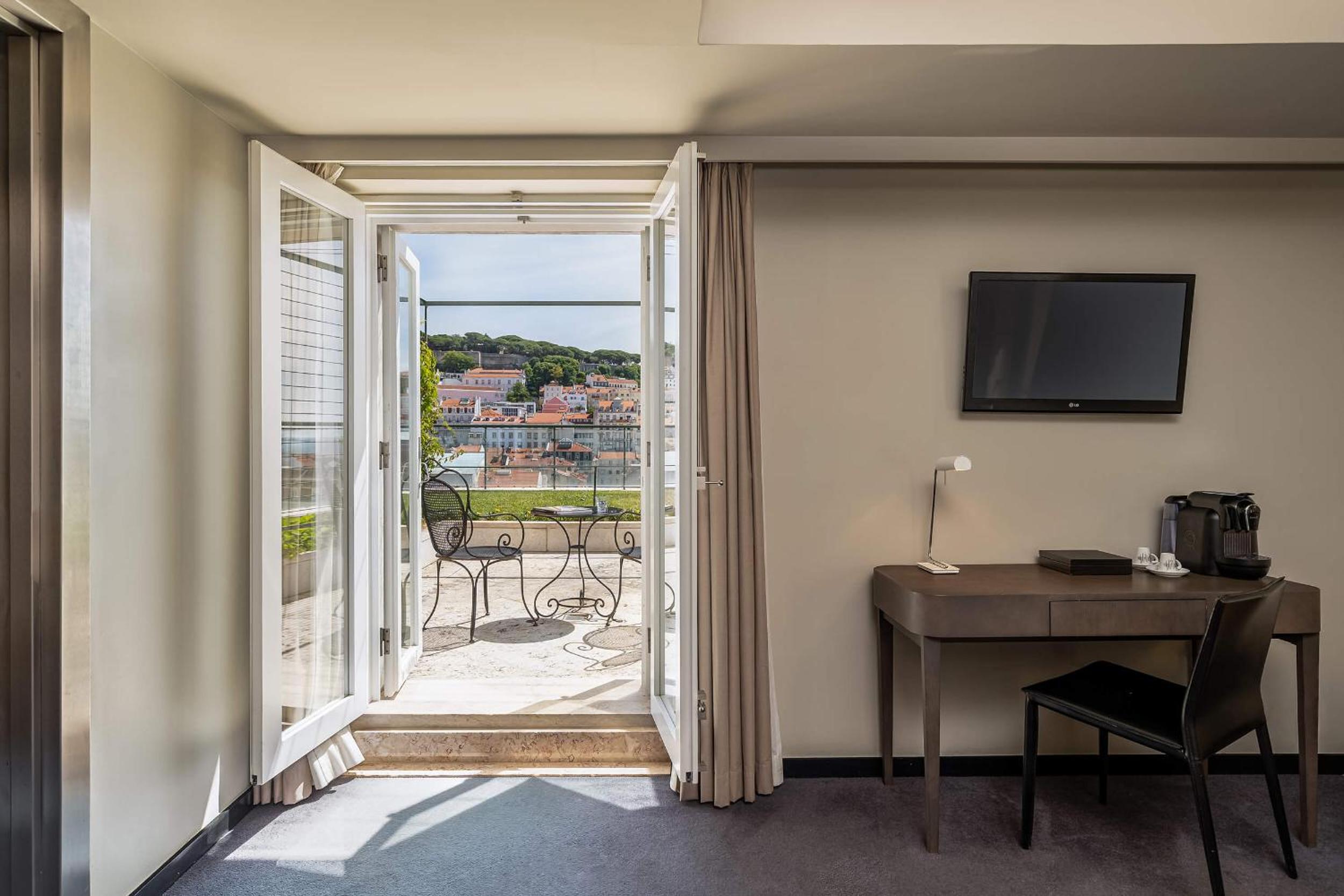 Premium Double or Twin Room with Terrace - Photo 15