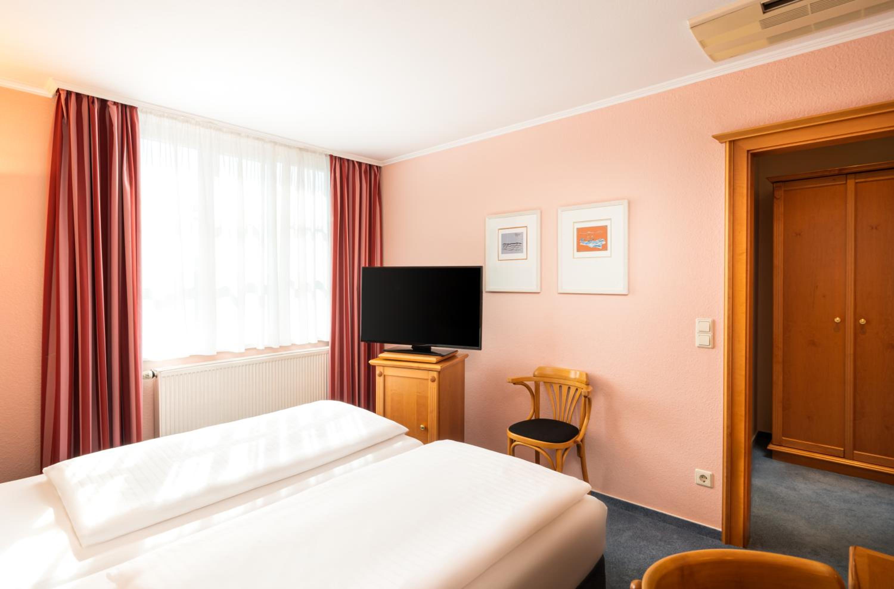 Standard Double Room - Photo 2