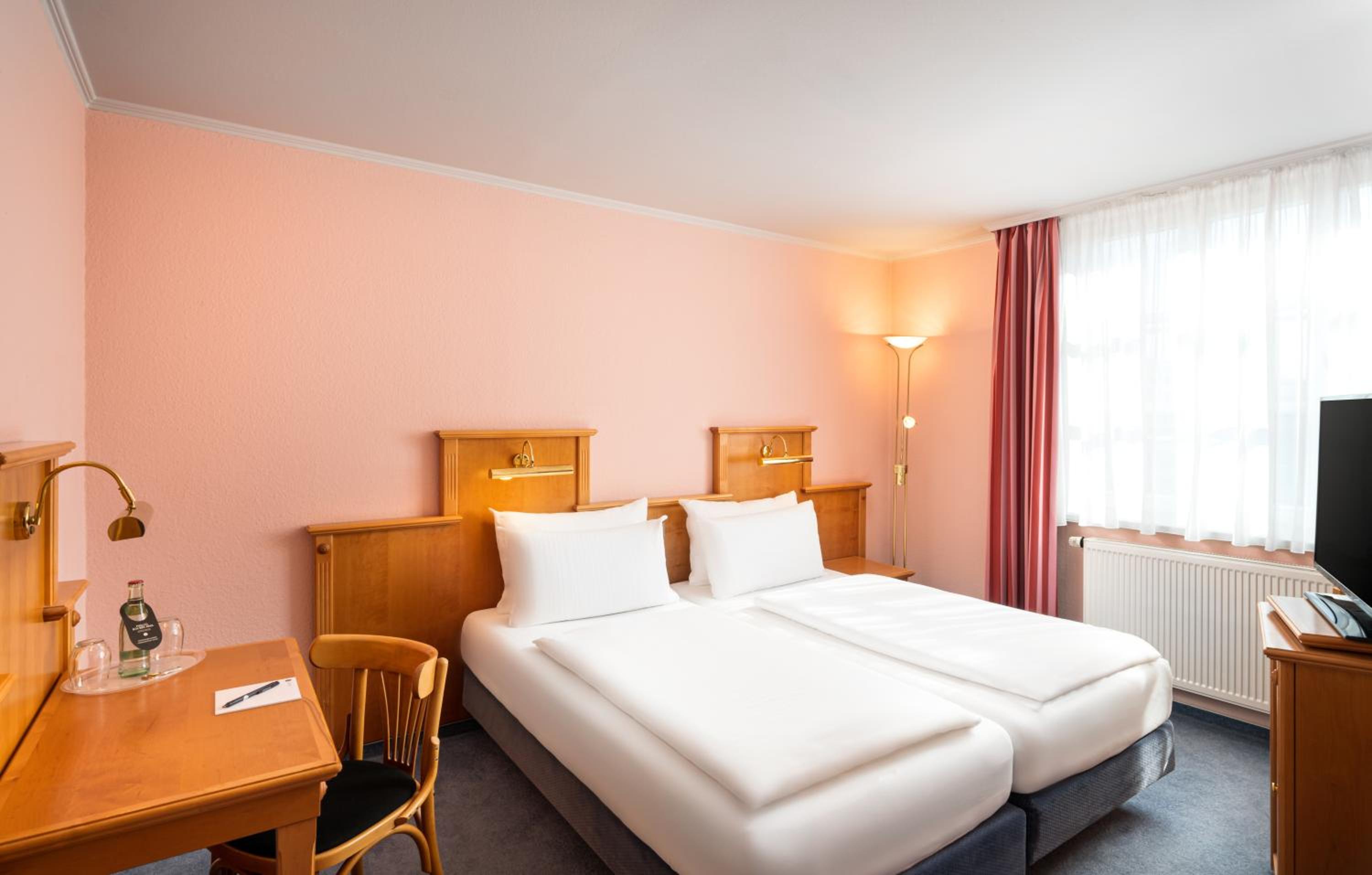 Standard Double Room - Photo 1