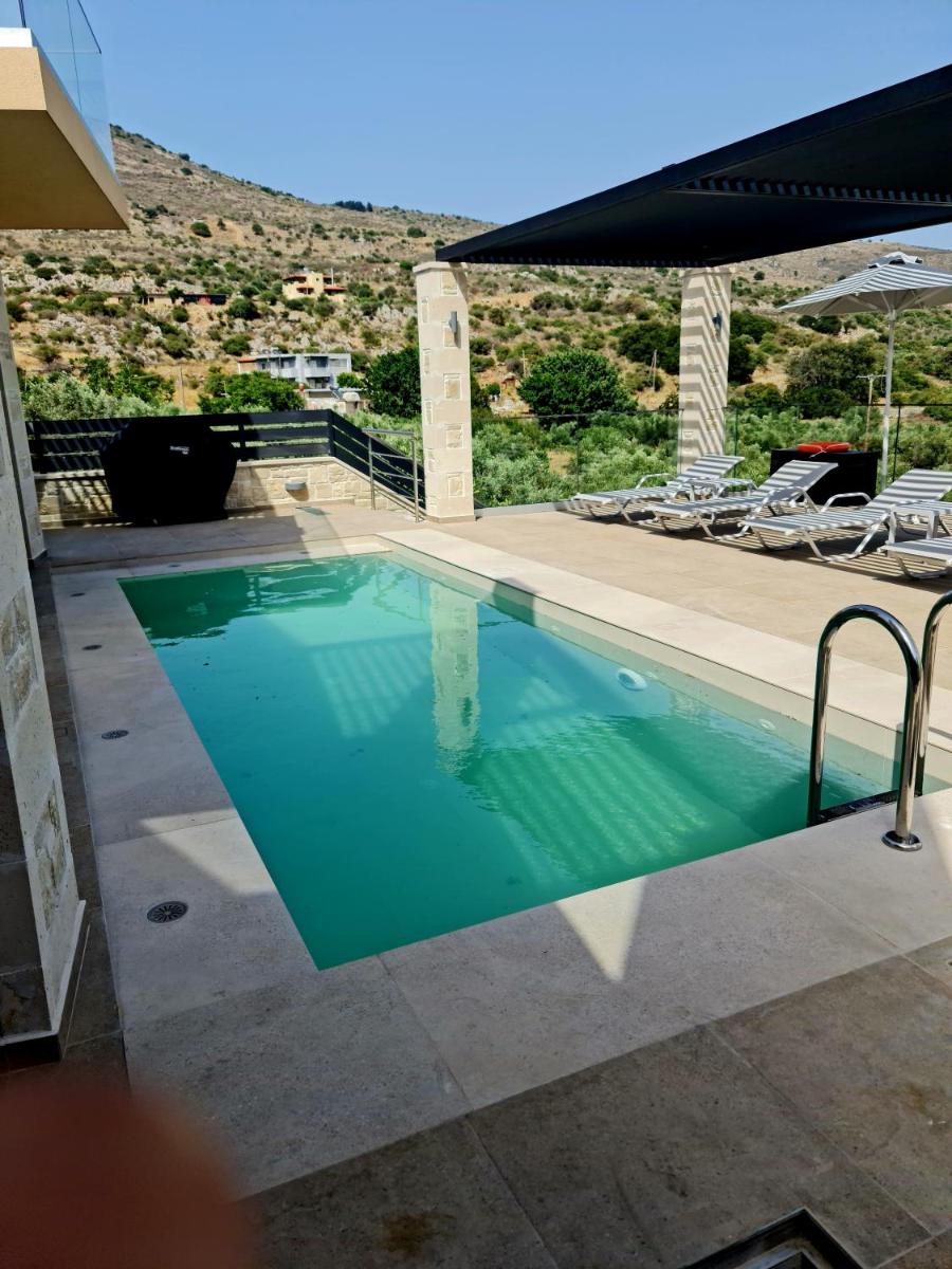 Villa photo 1