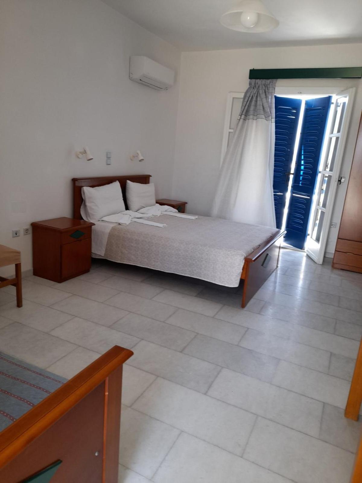 Studio (3 Adults)