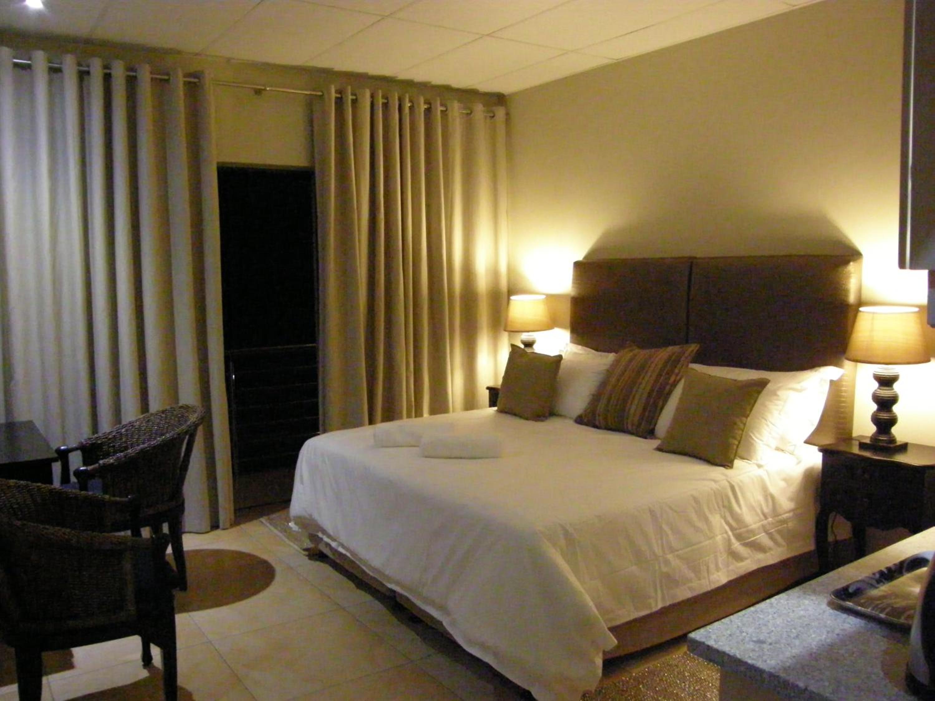 King or Twin Room with Balcony and Sea View - Photo 1