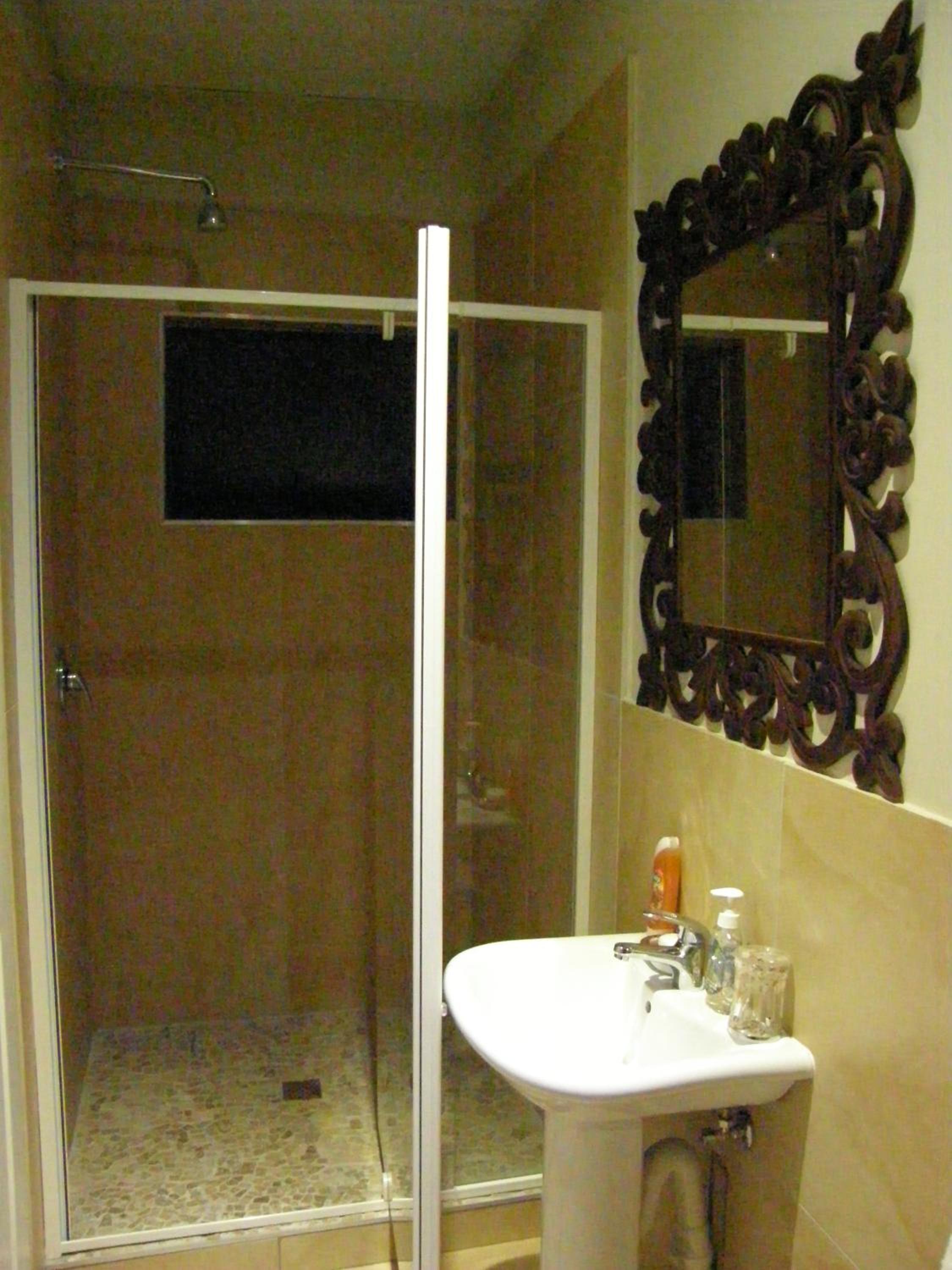 Queen Room to Pool with Sea View - Photo 4