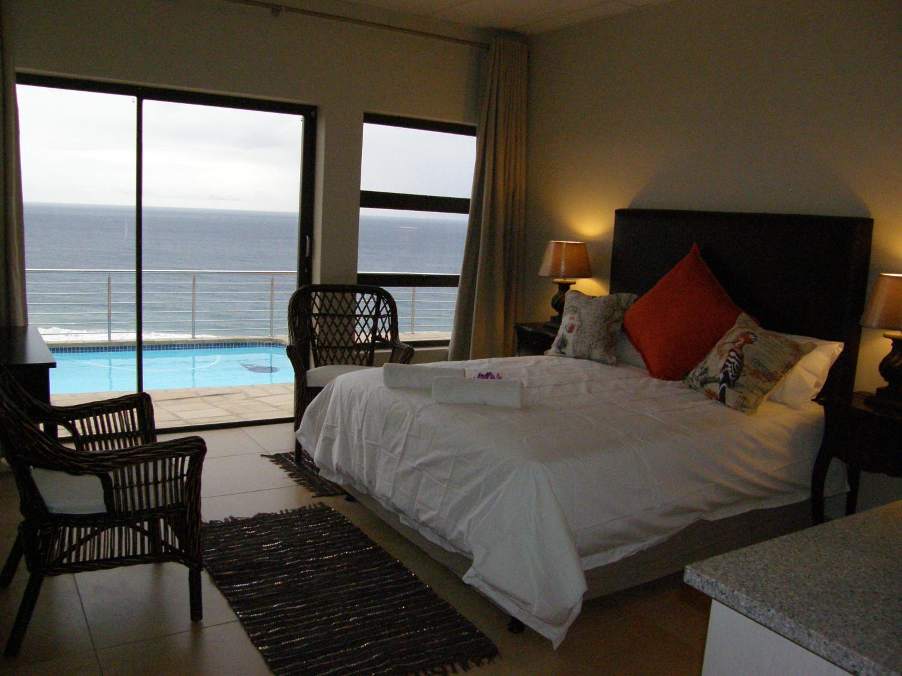 Queen Room to Pool with Sea View - Photo 3