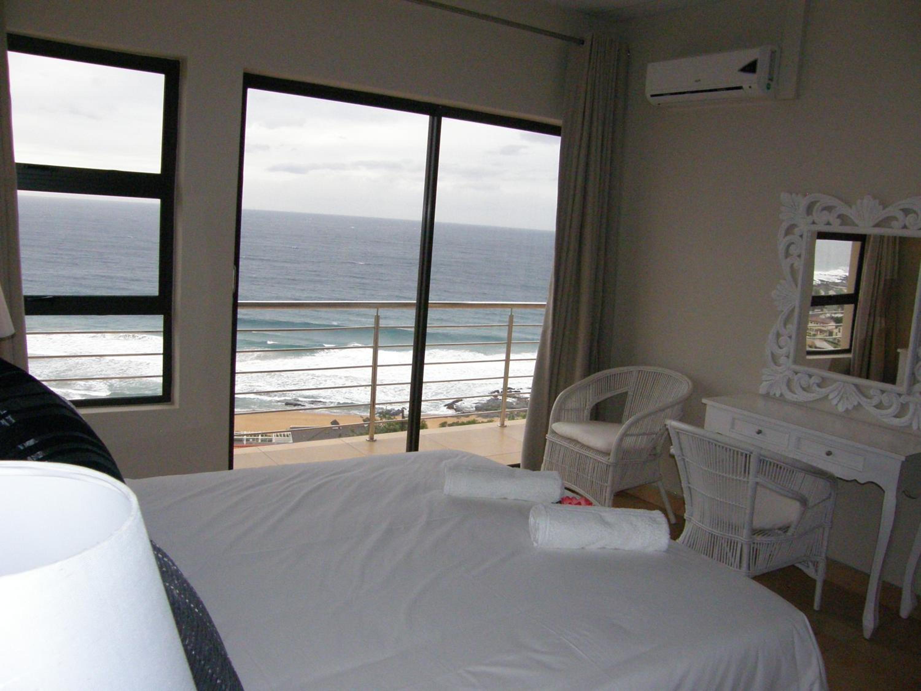 Queen Room with Balcony and Sea View - Photo 5