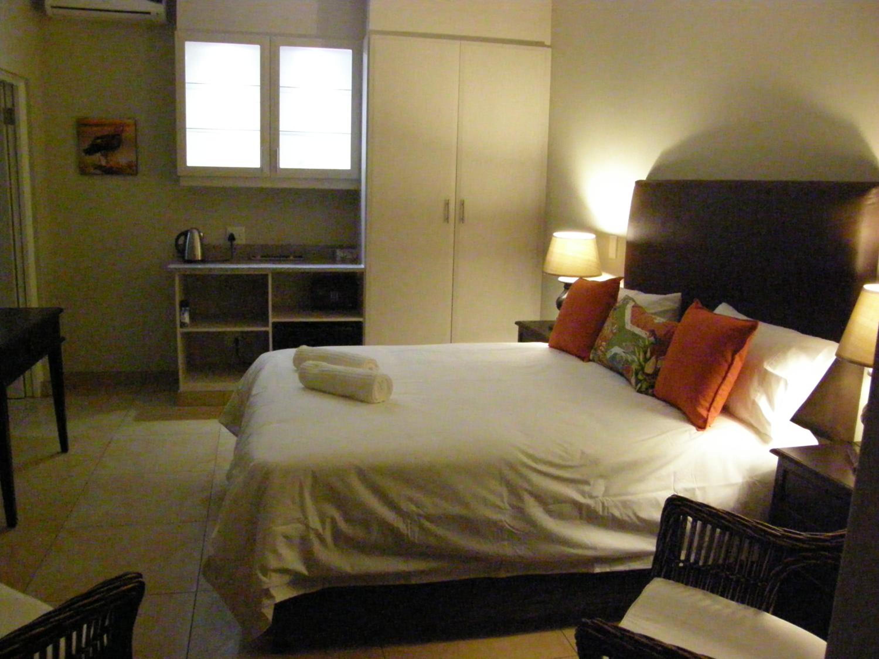 Queen Room with Balcony and Sea View - Photo 6