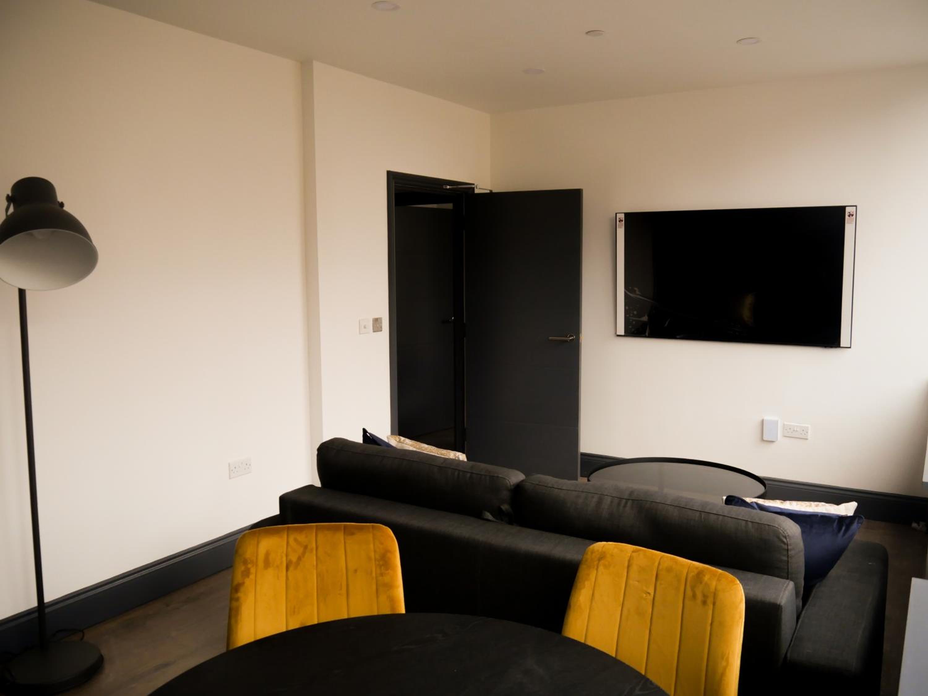 Two-Bedroom Apartment - Photo 4
