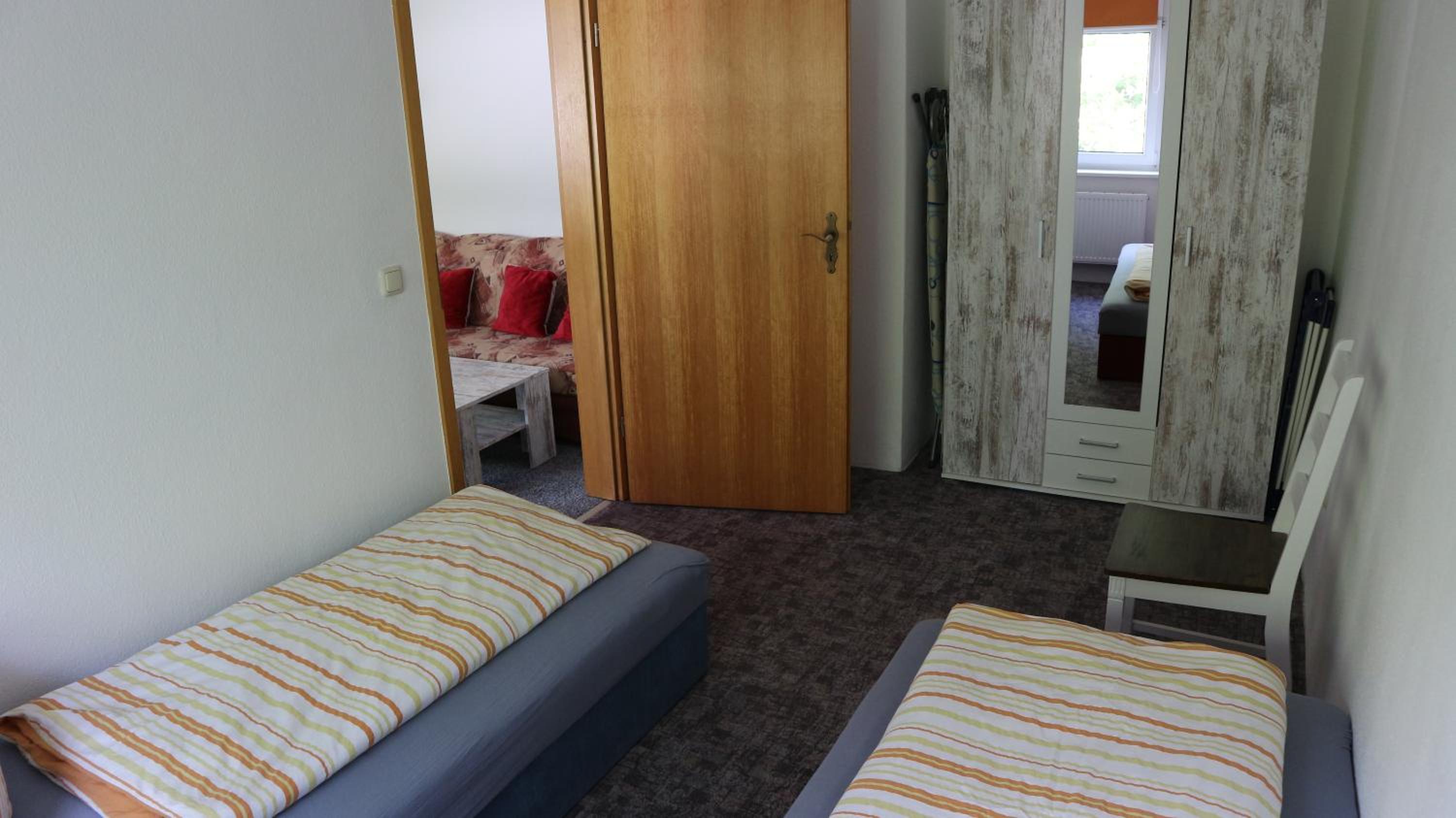 Three-Bedroom Apartment with Shower photo 1