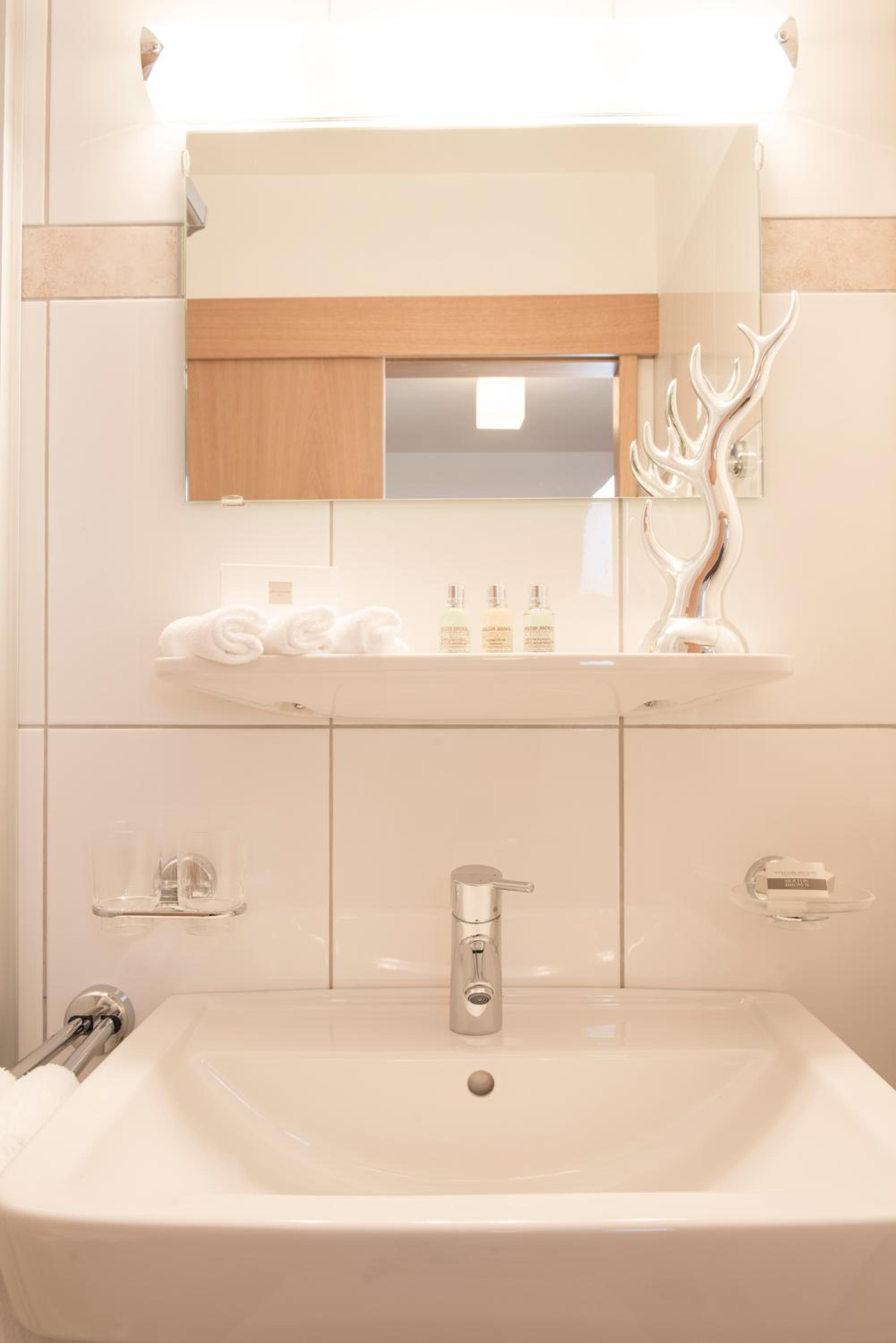 Three-Bedroom Apartment - Annex photo 2