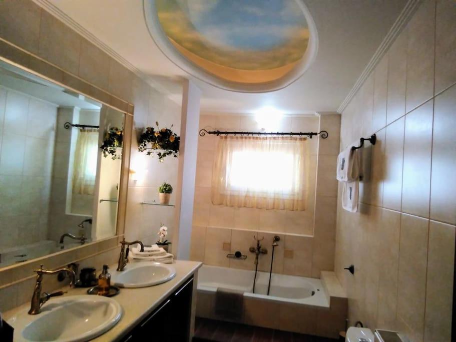 Three-Bedroom Villa - Photo 35