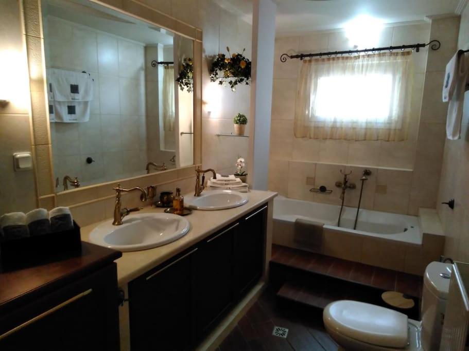 Three-Bedroom Villa - Photo 28