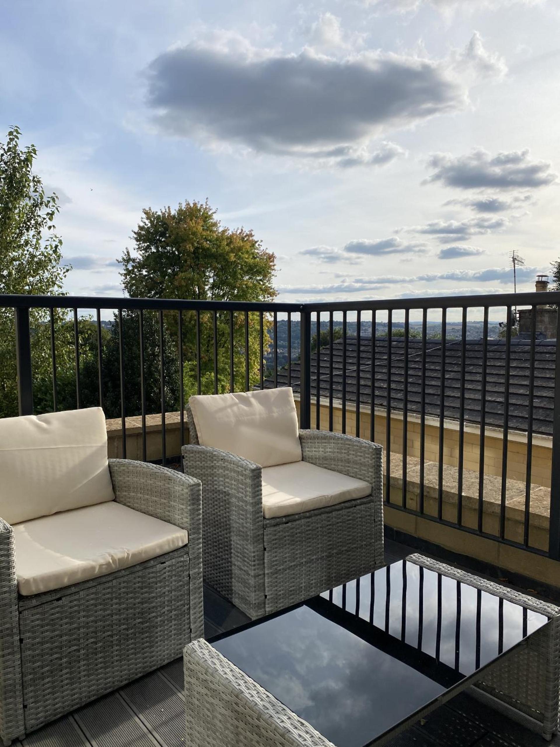 Apartment with Terrace photo 2