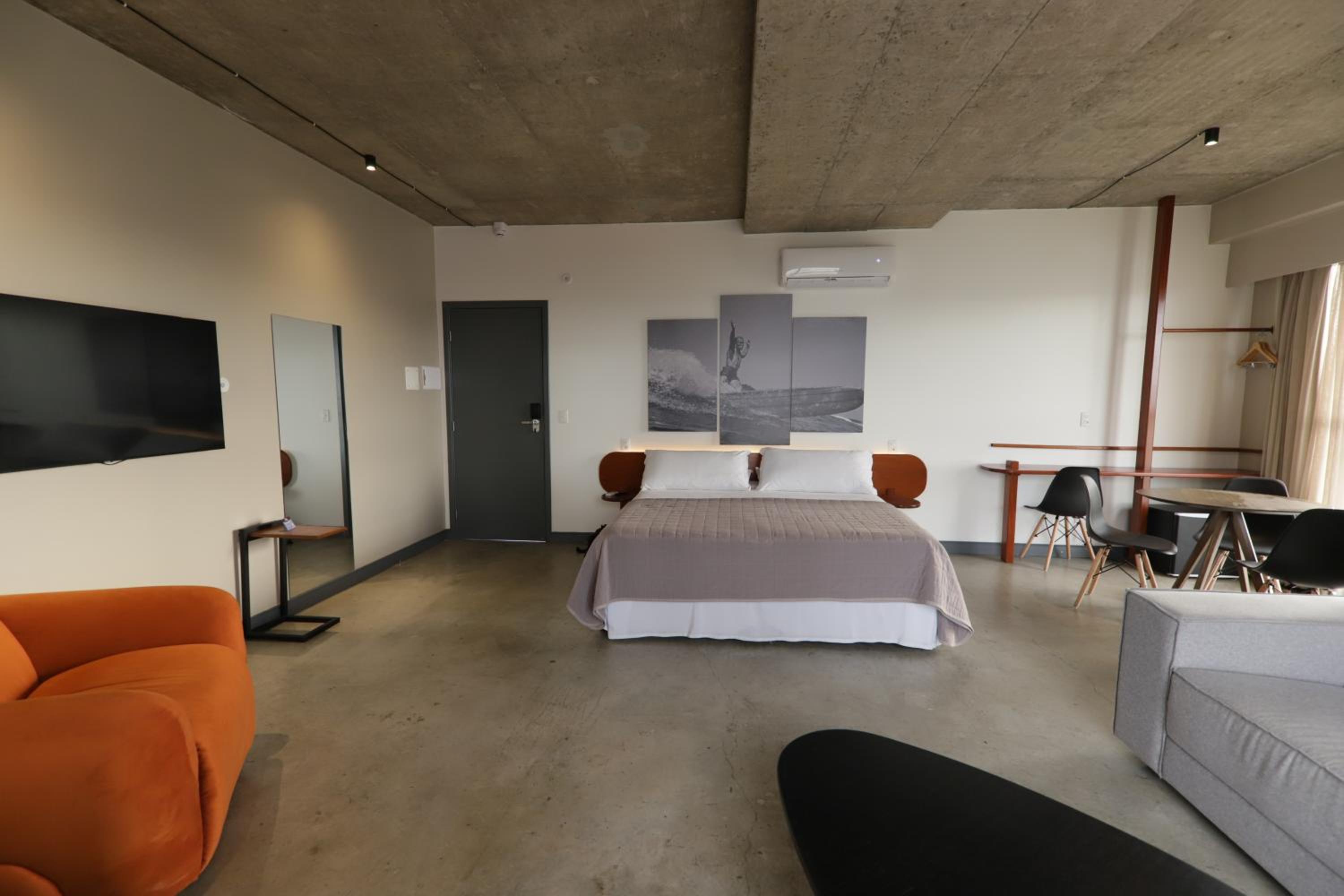 King Suite with Ocean View photo 3