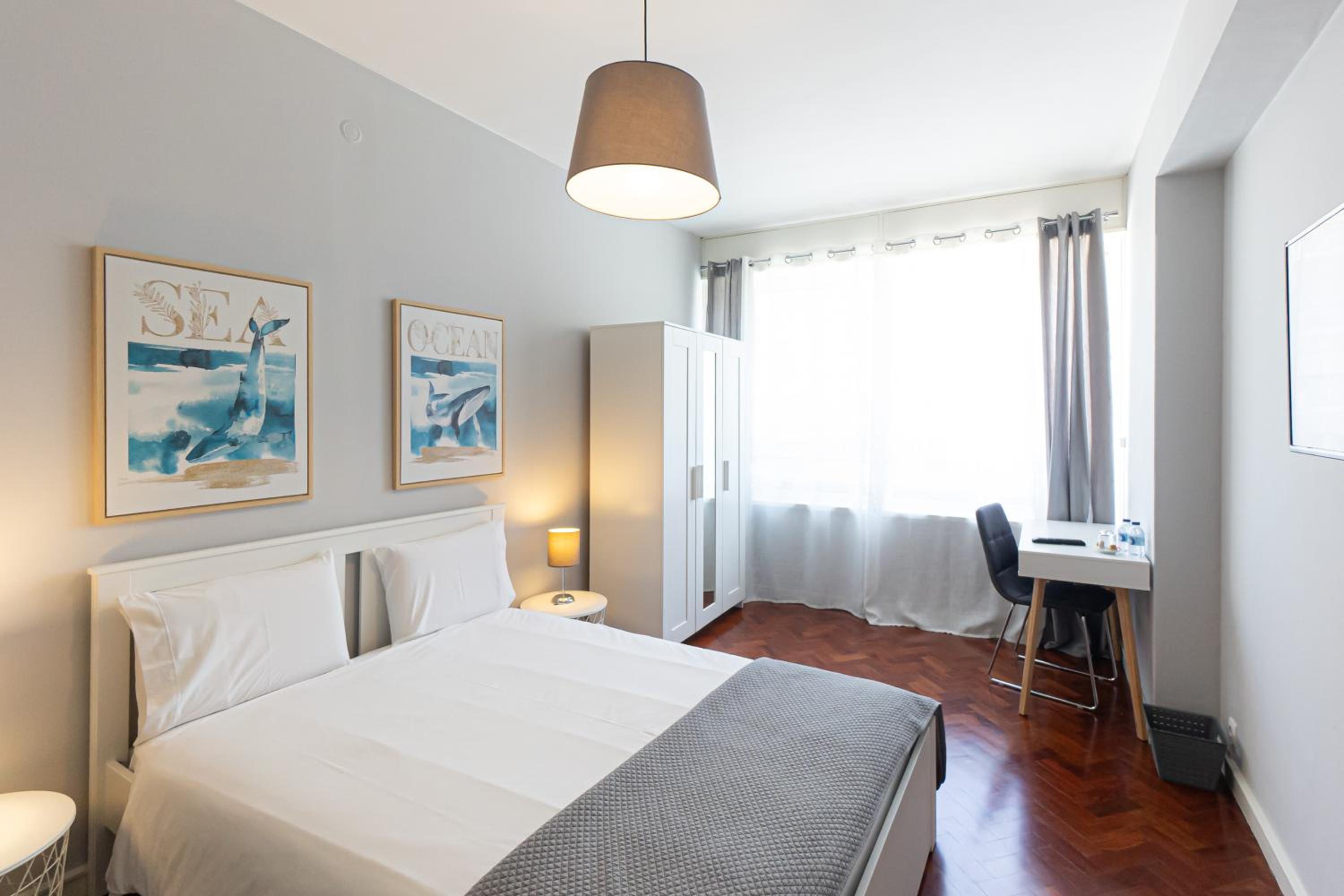 Large Double Room - Photo 1