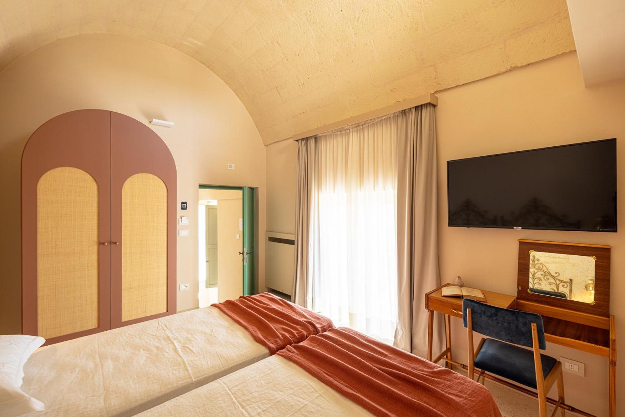 Double or Twin Room with Garden View photo 3