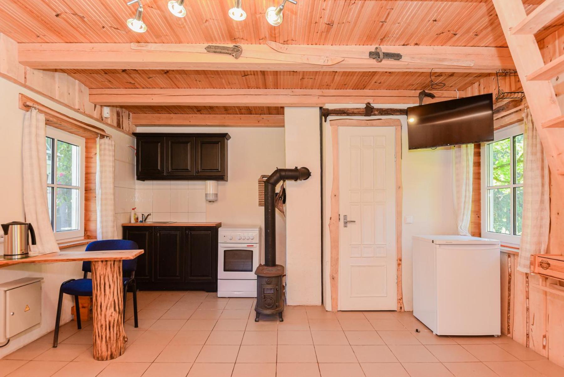 One-Bedroom Apartment - Photo 11