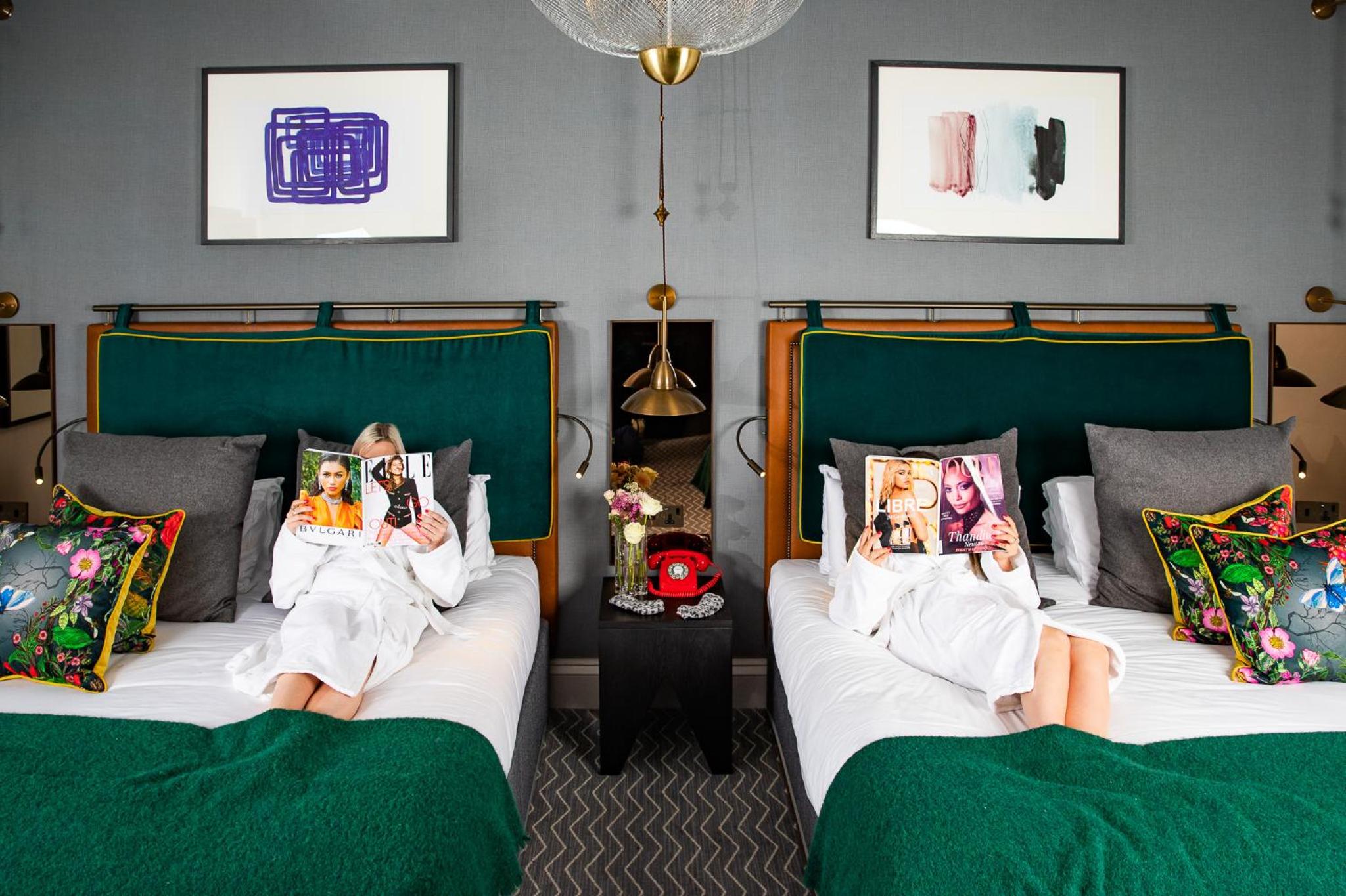 Suite with Two King Beds thumbnail 5