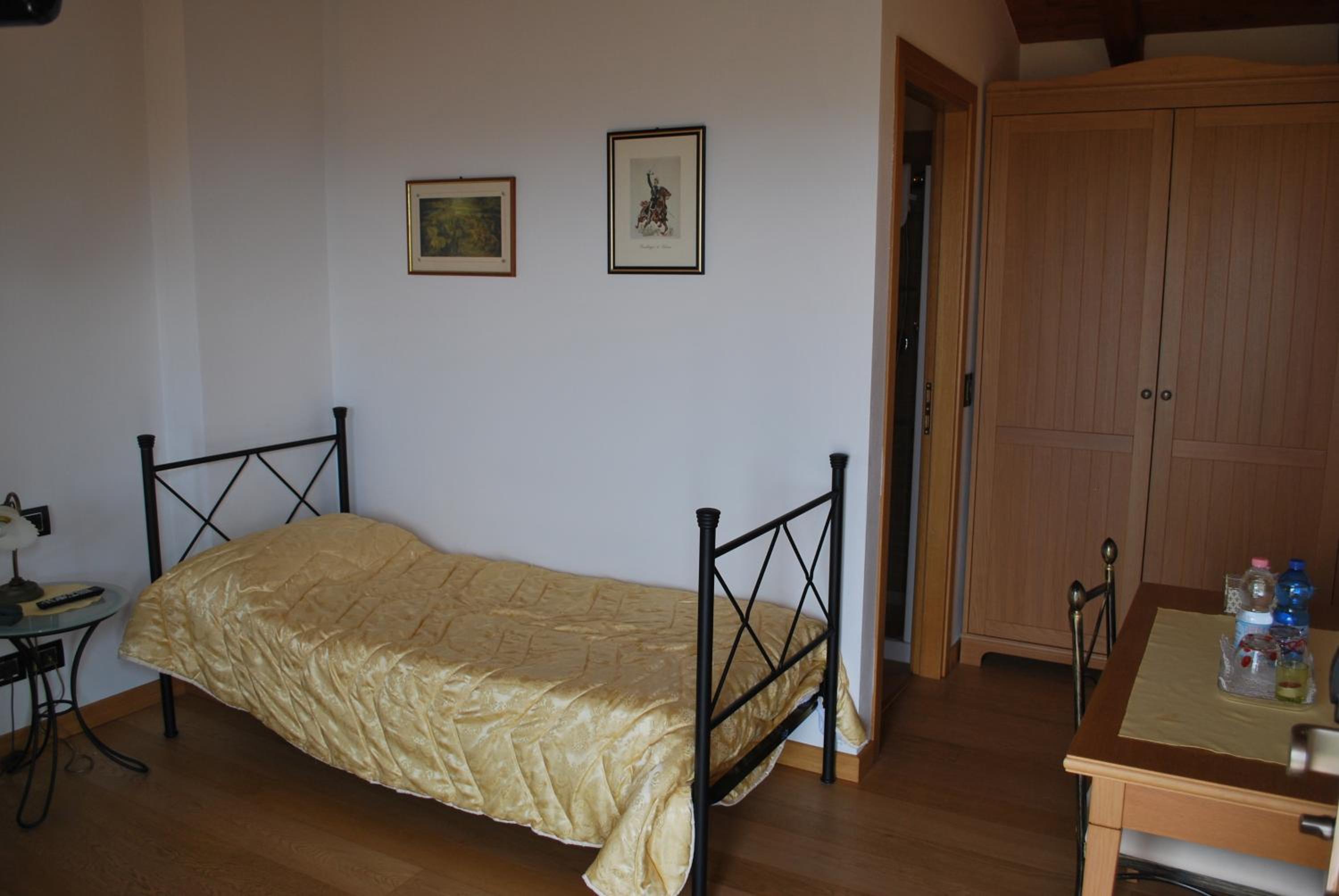 Single Room photo 1