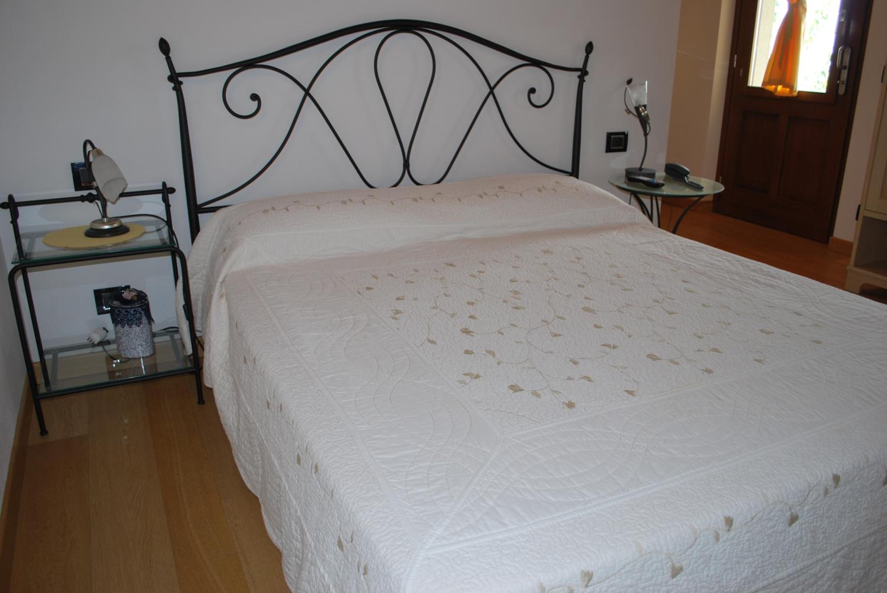 Double Room - Photo 3
