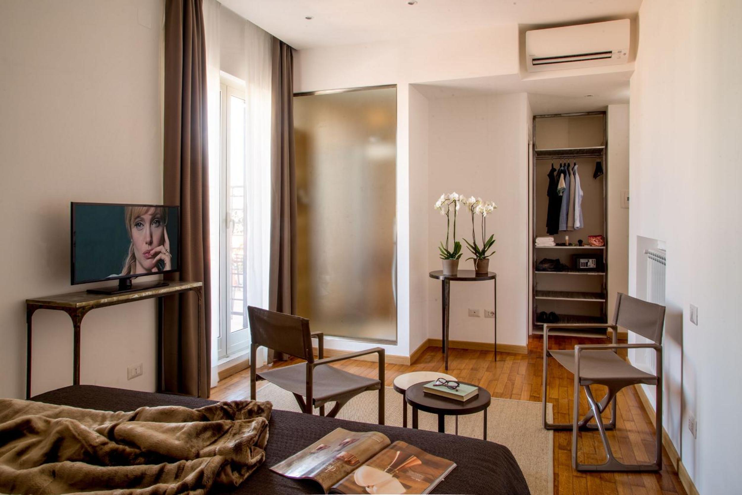 Suite with Balcony photo 3