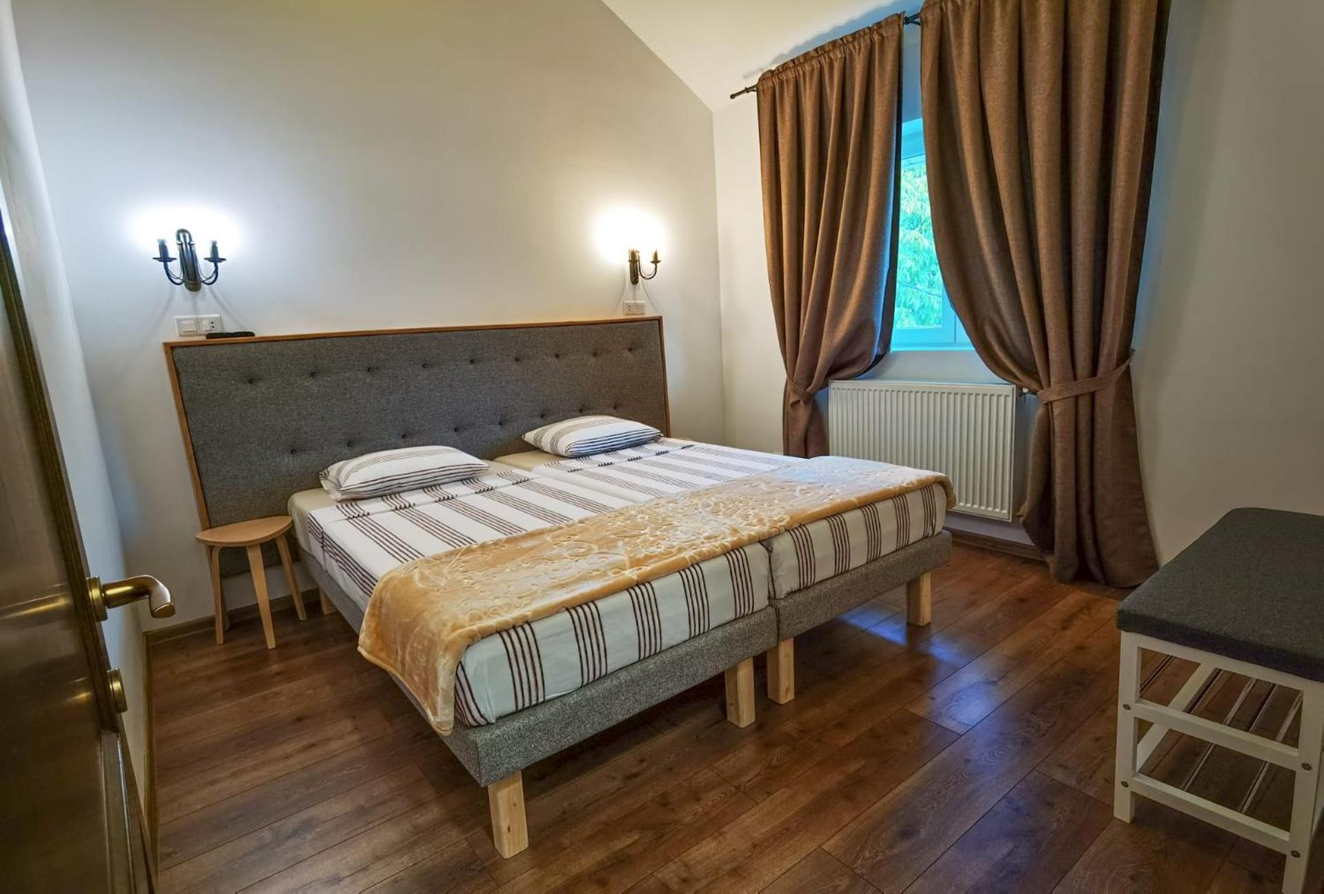 Double or Twin Room with Private Bathroom photo 1