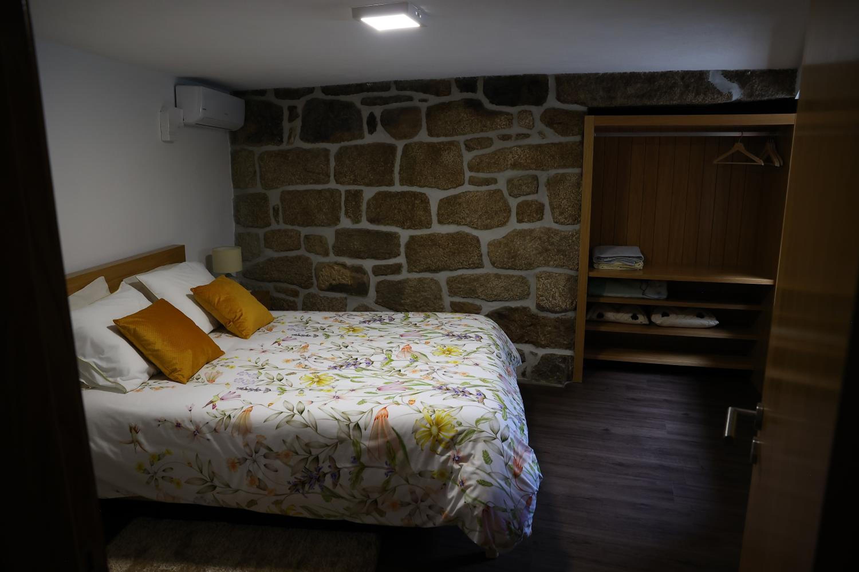 Two-Bedroom House - Photo 20