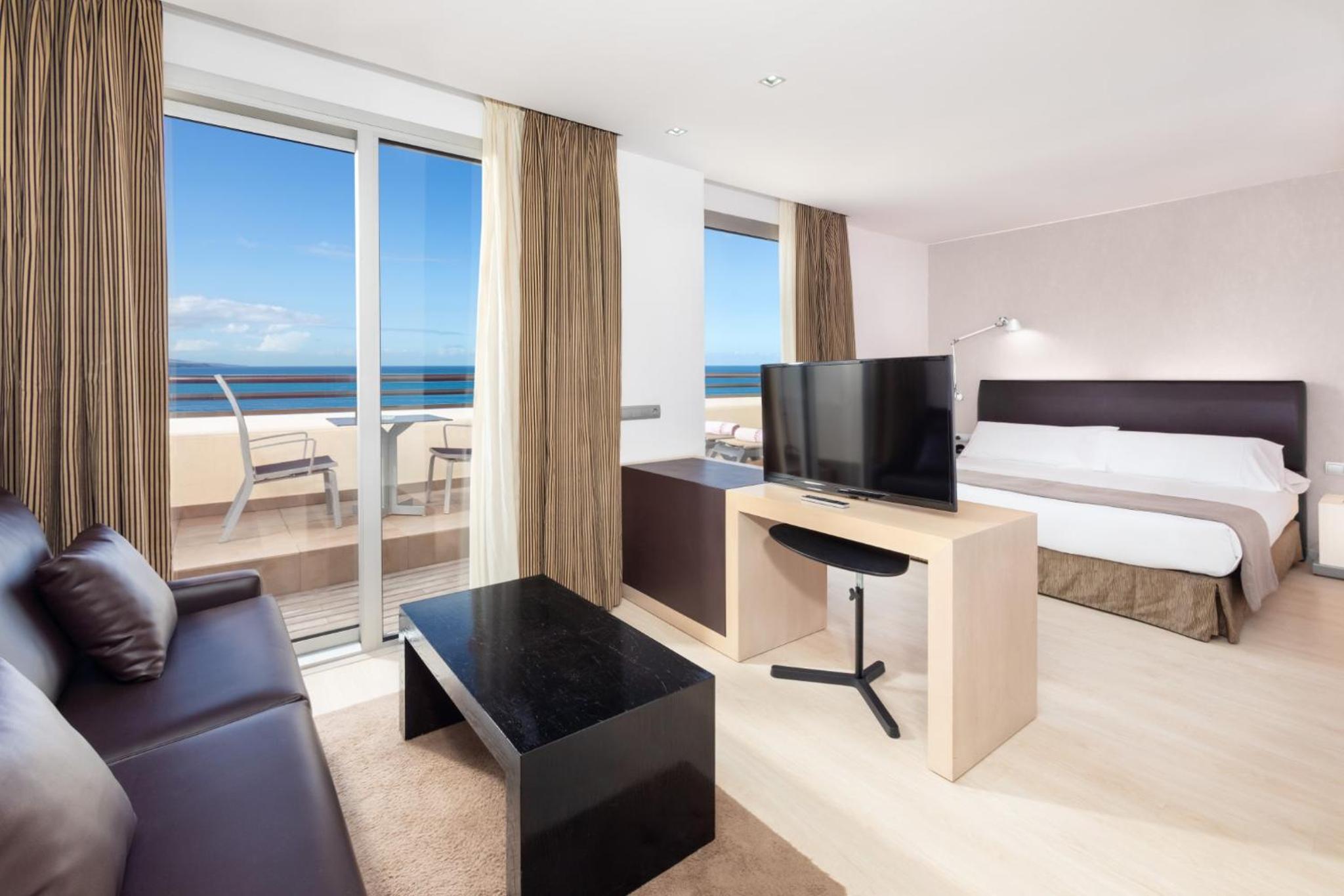 Junior Suite Vista Playa (1 adulto)
