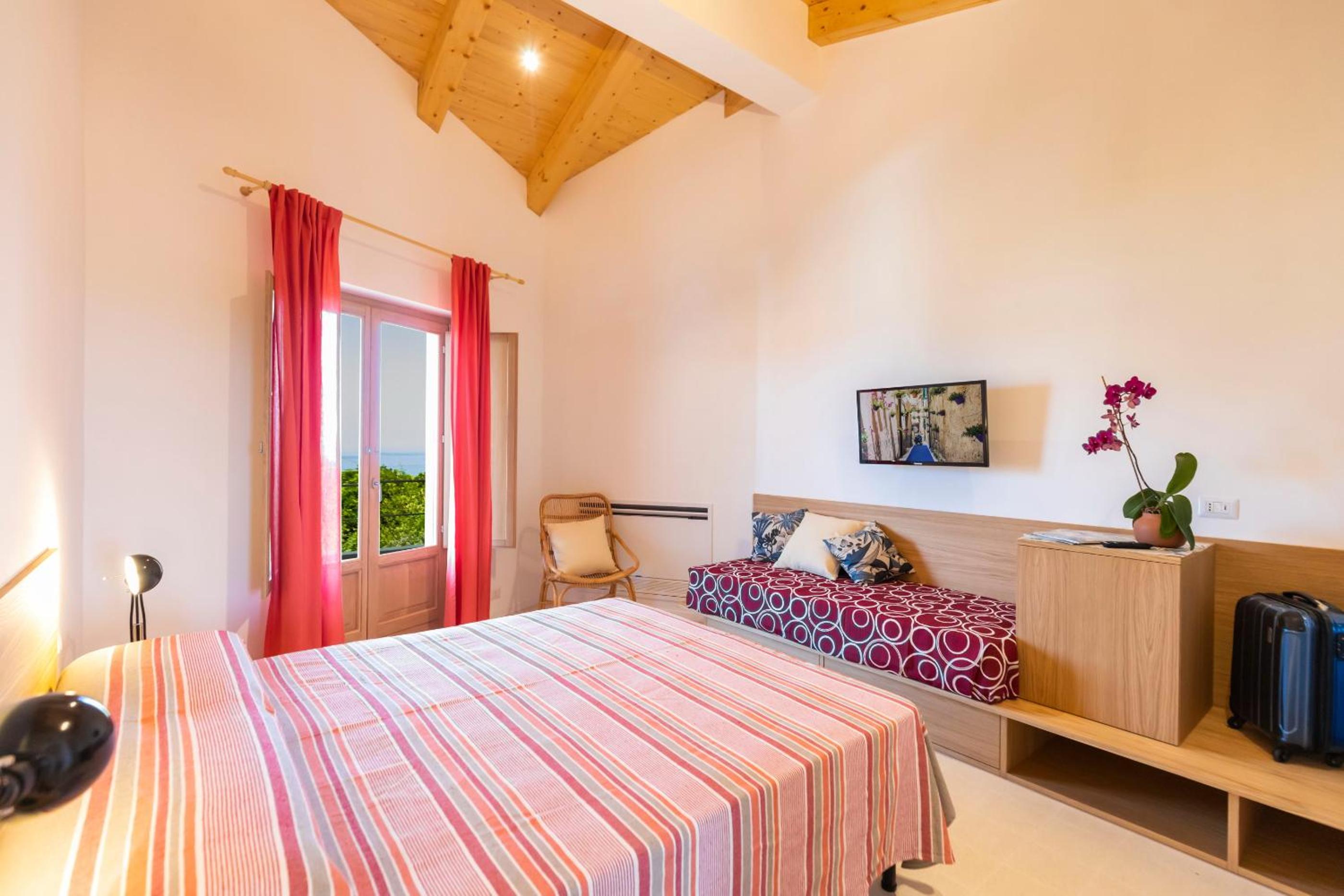 Double Room with Sea View photo 3
