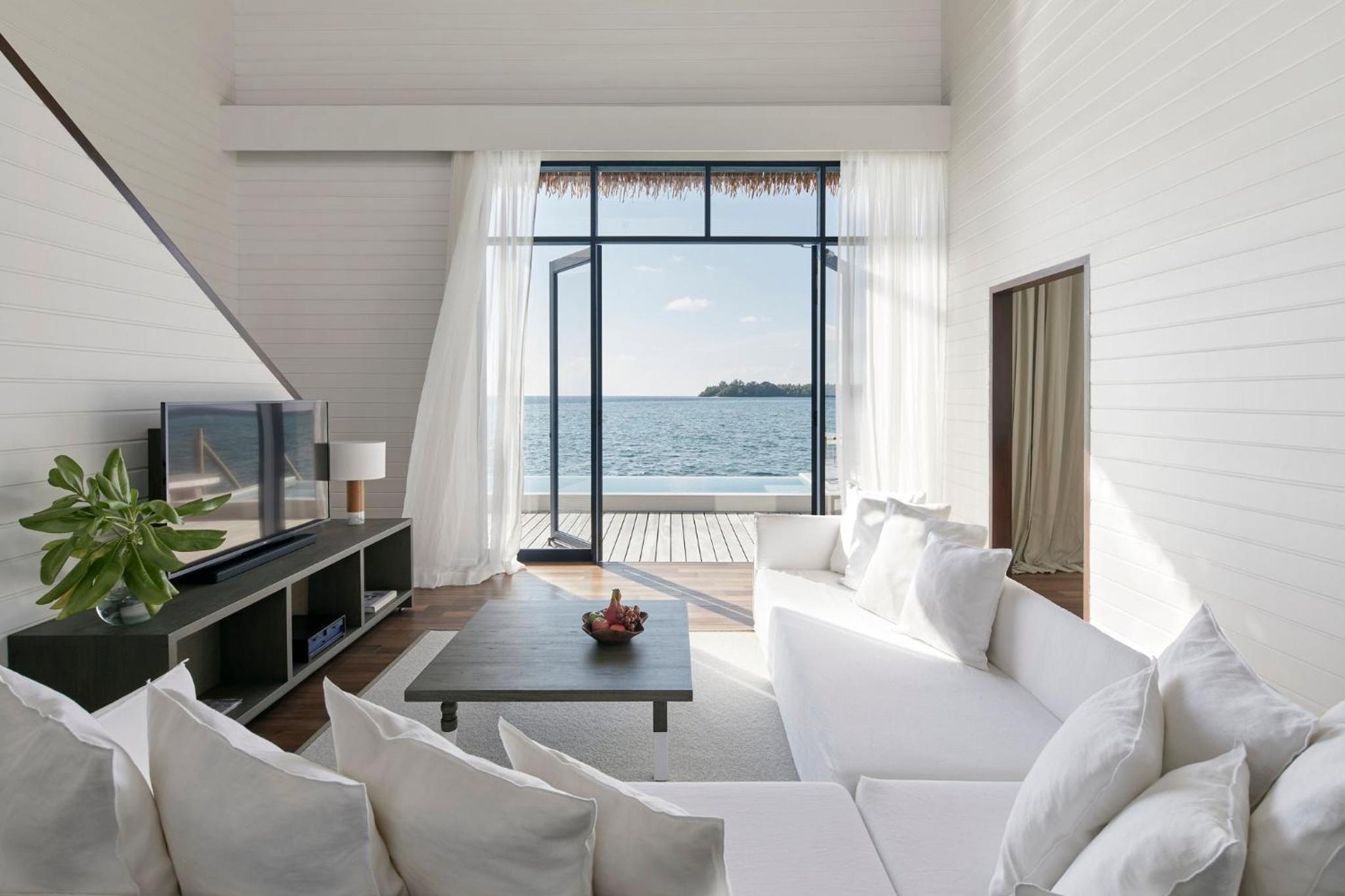  Three-bedroom Como Sunset Villa