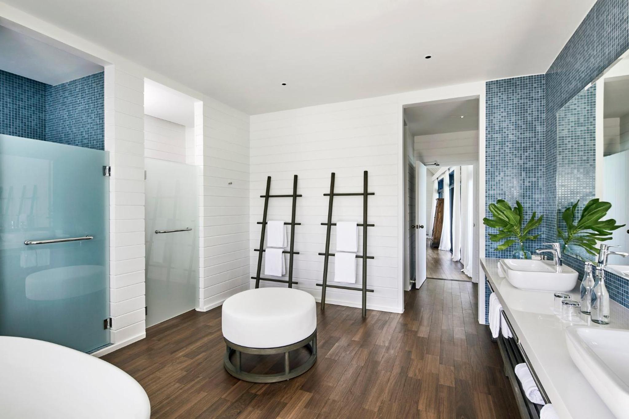 Two-bedroom Como Sunrise Villa